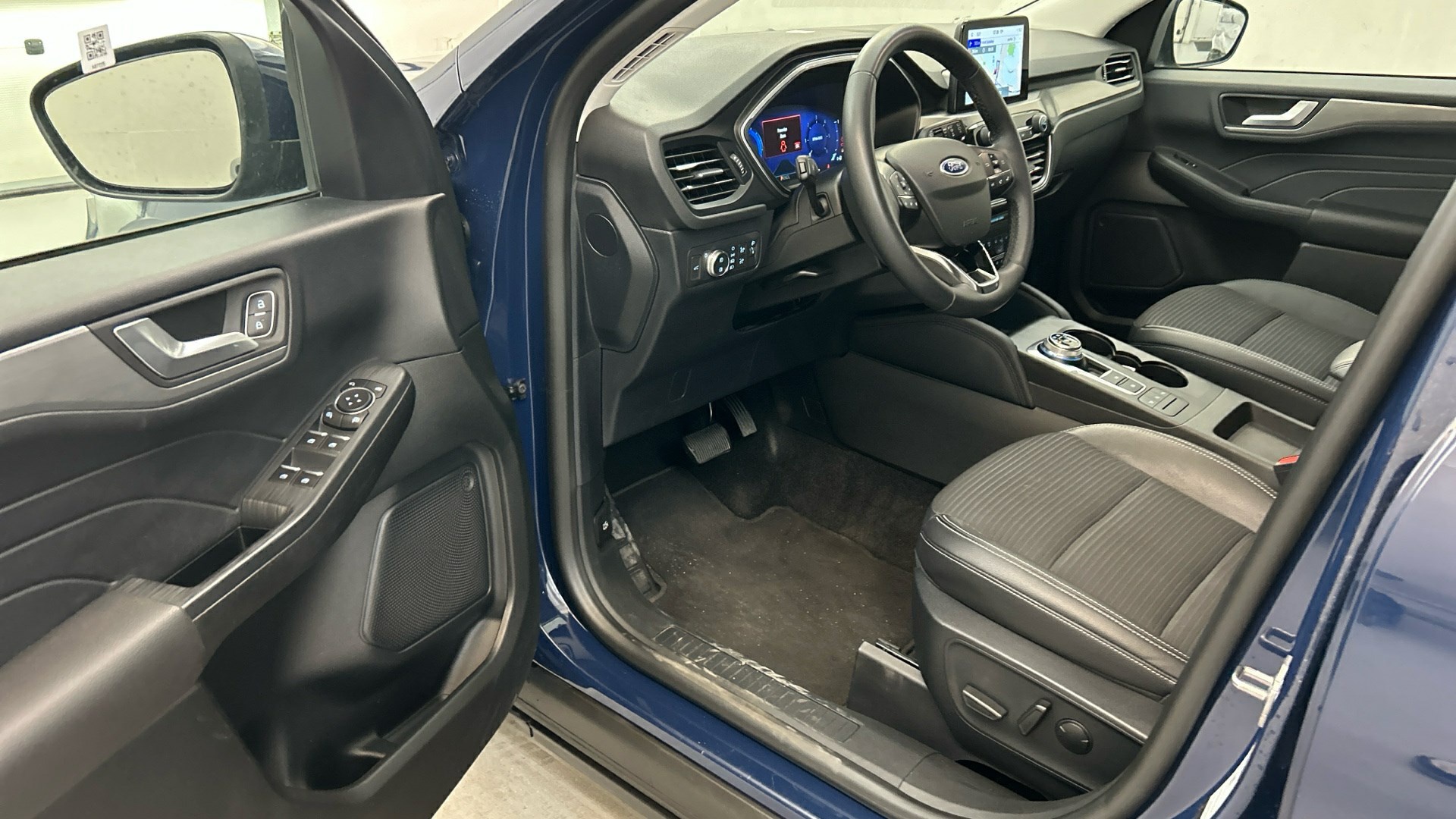 Ford Kuga 1.5 EB Titanium X NAVI KLIMAAUT SHZ RFK LED 6