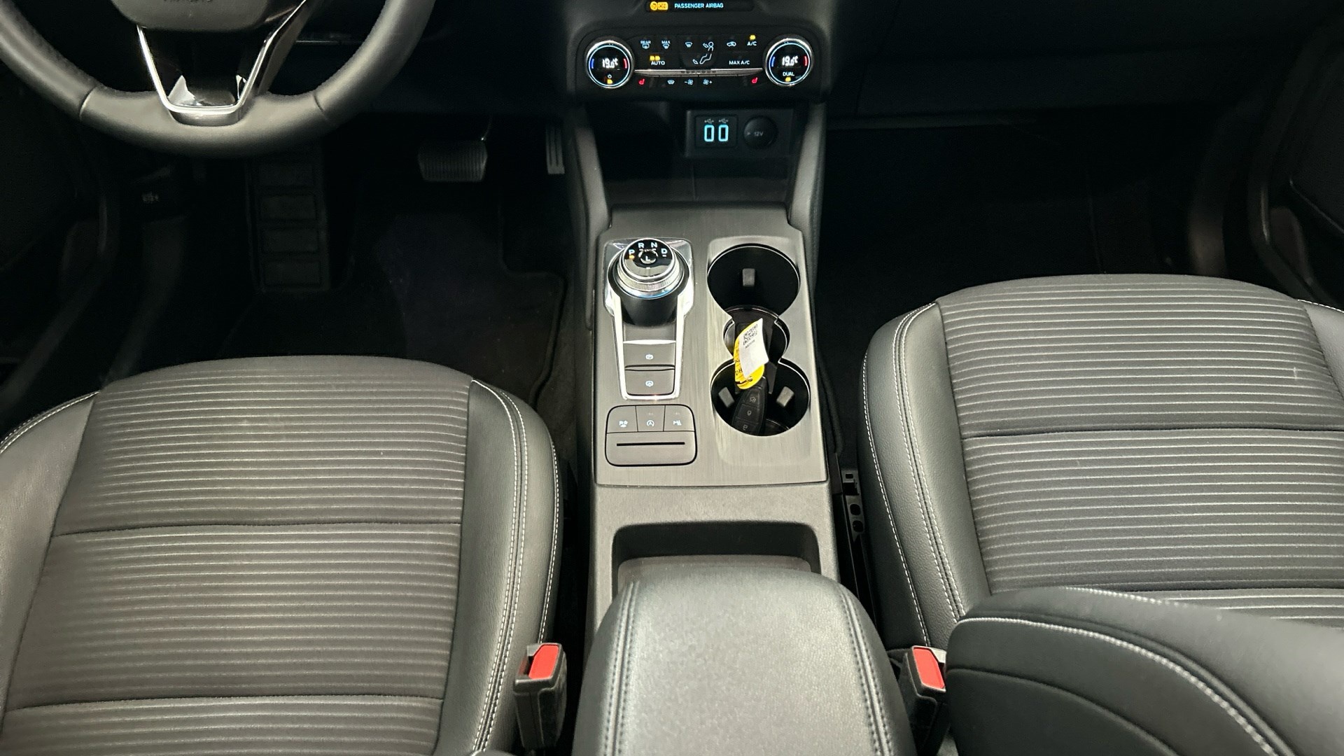 Ford Kuga 1.5 EB Titanium X NAVI KLIMAAUT SHZ RFK LED 11