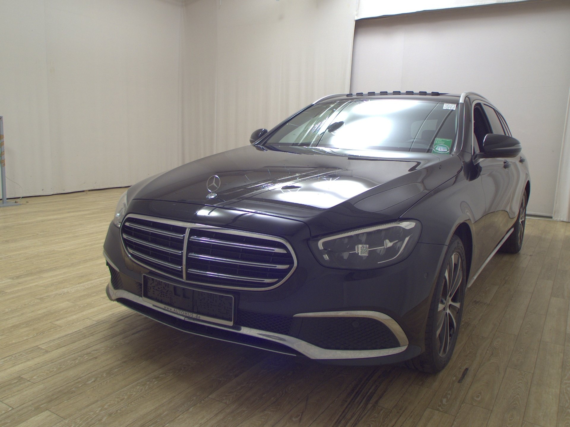 Mercedes-Benz E 220 T d 4M Exclusive T-Leder Navi LED RfK AHK 2
