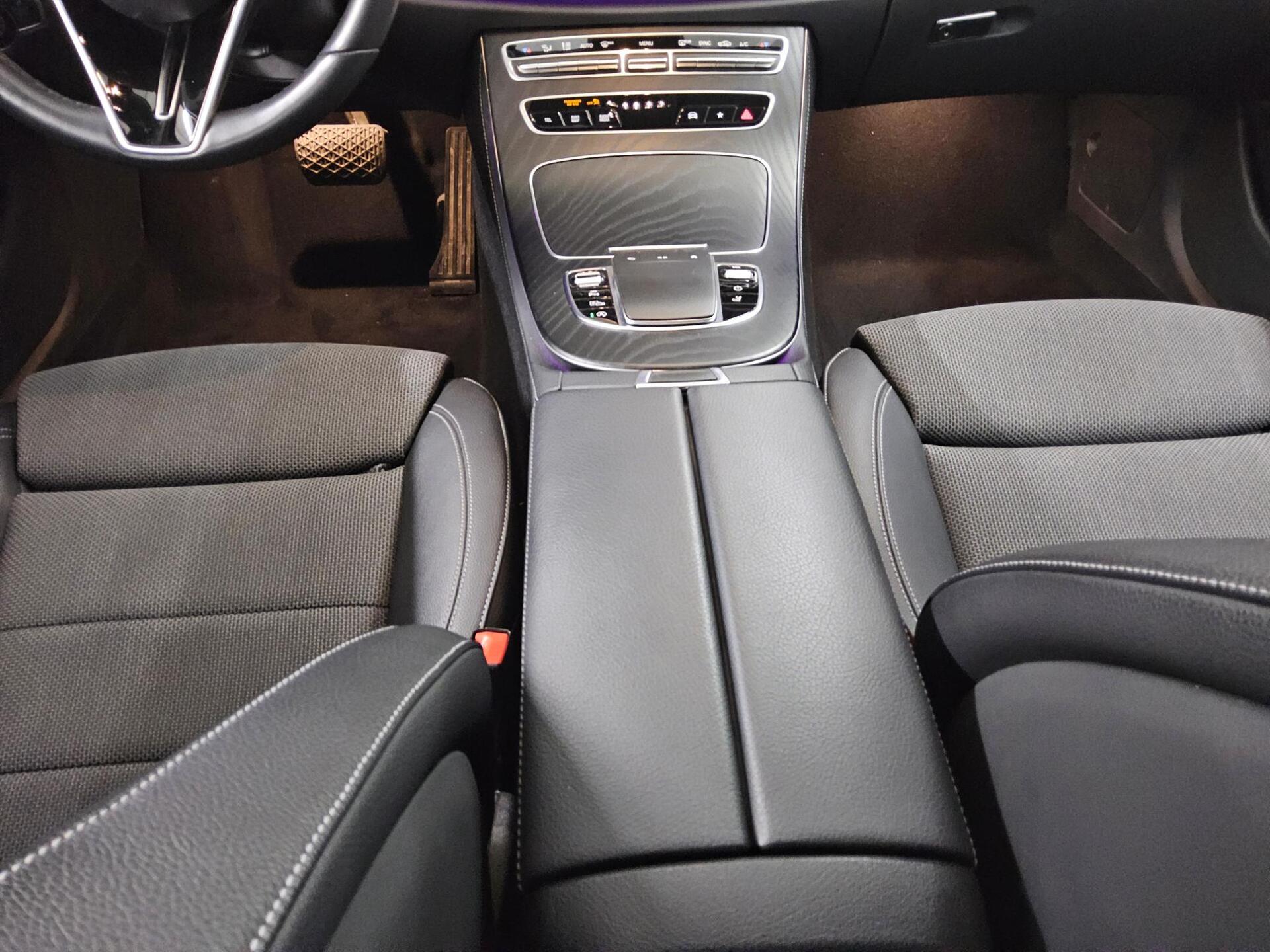 Mercedes-Benz E 220 T d 4M Exclusive T-Leder Navi LED RfK AHK 6