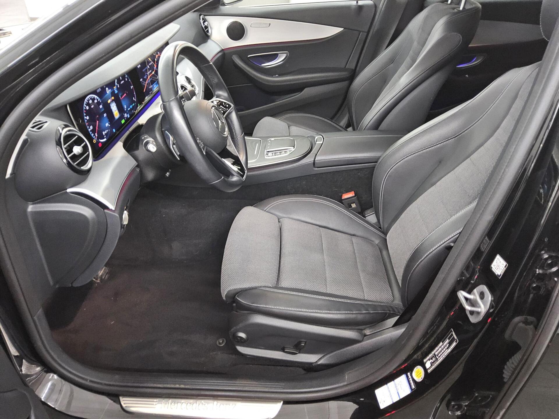 Mercedes-Benz E 220 T d 4M Exclusive T-Leder Navi LED RfK AHK 9