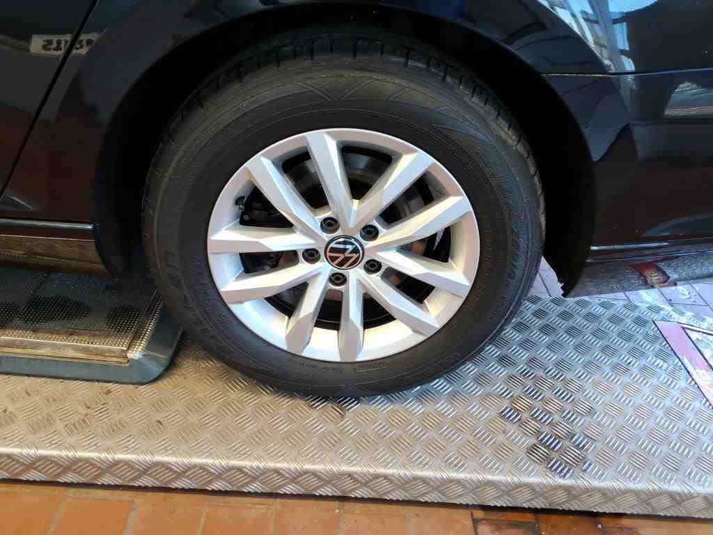 Volkswagen Passat Variant 2.0 TDI Business Navi LED AHK RFK 12
