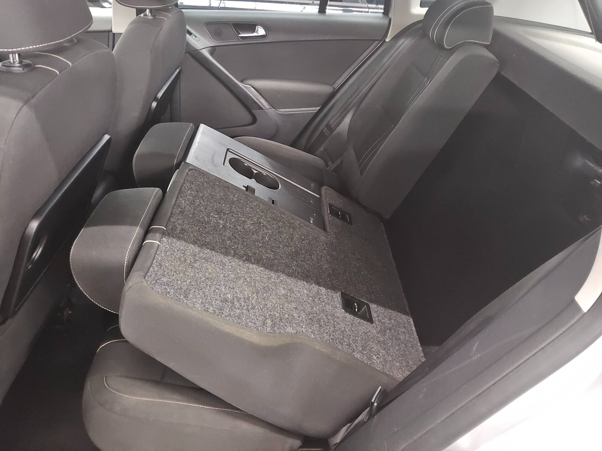 Volkswagen Tiguan 2.0 TDI 4M Trend&Fun Navi AHK Tempomat 12