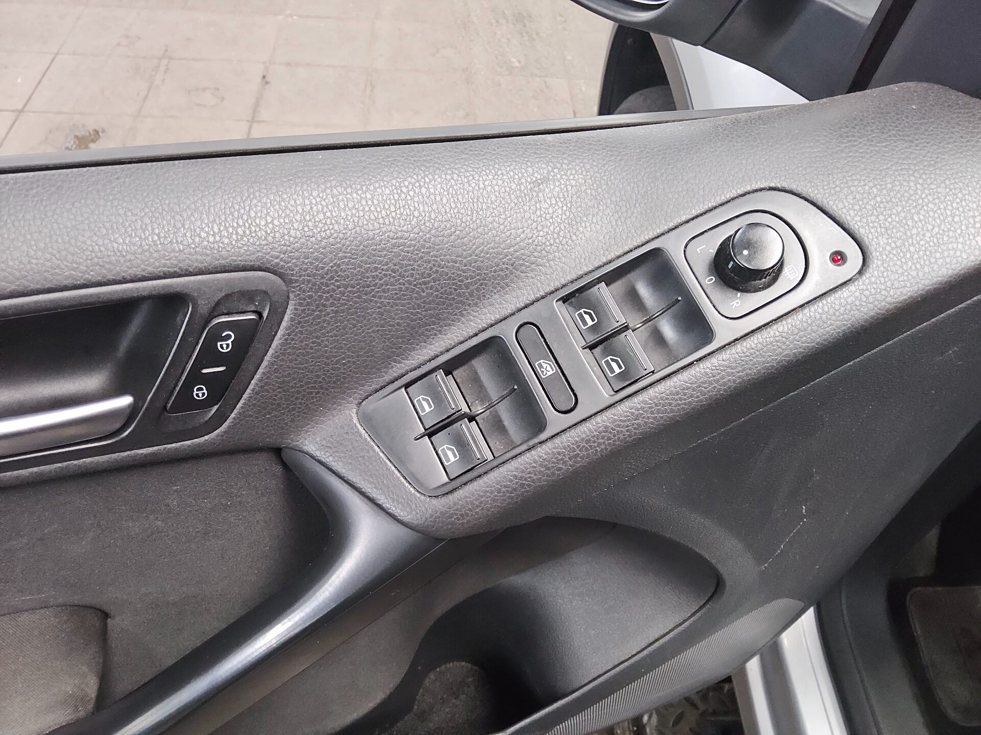 Volkswagen Tiguan 2.0 TDI 4M Trend&Fun Navi AHK Tempomat 9
