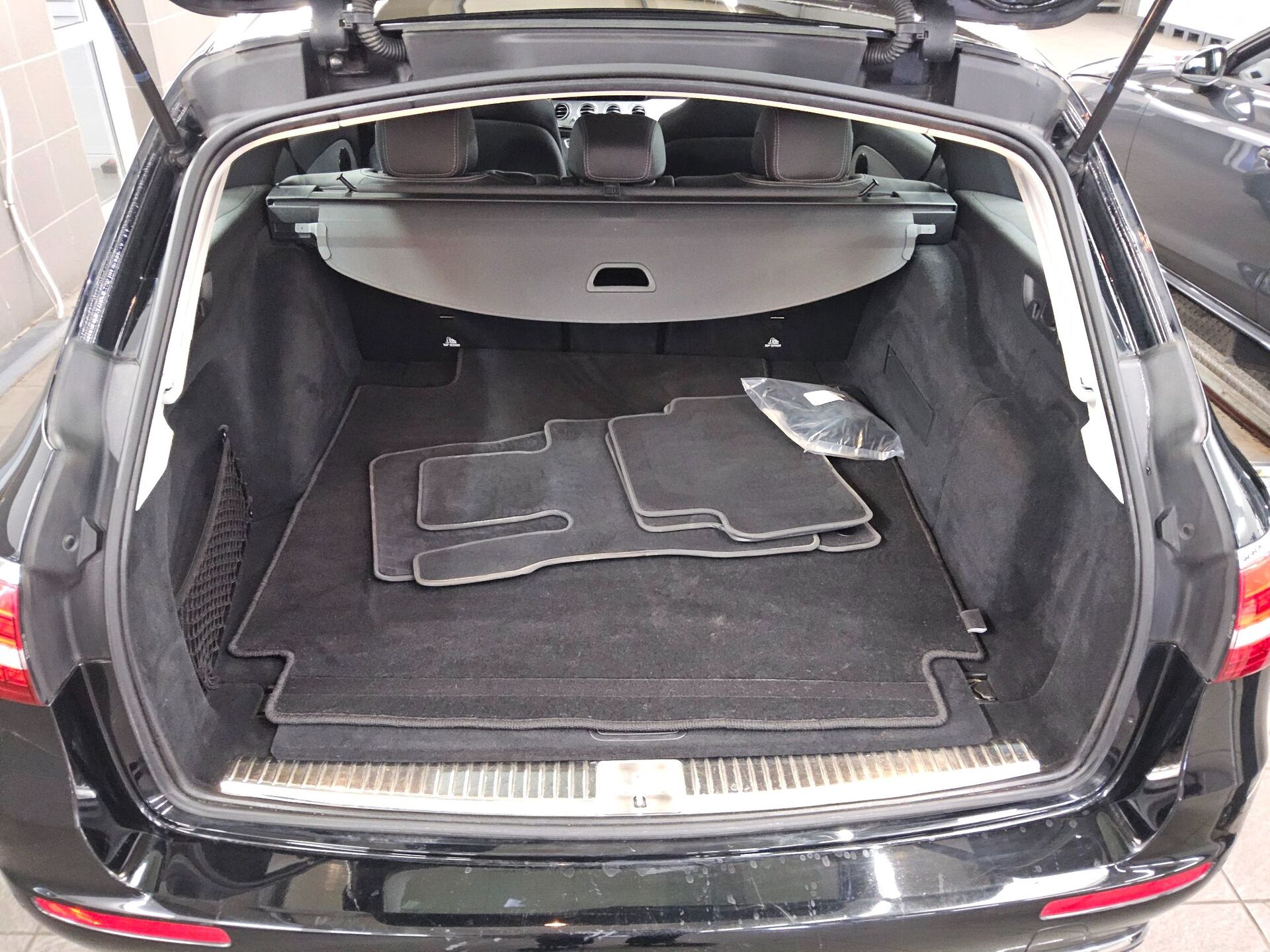 Mercedes-Benz E 220 T d 12
