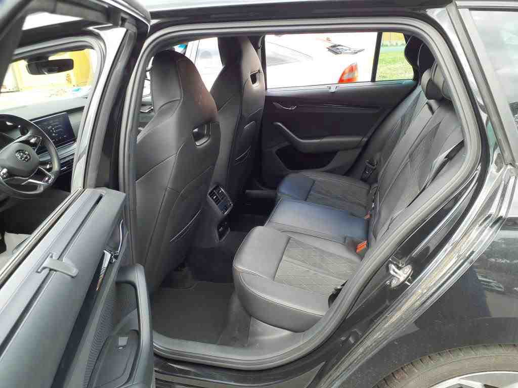 Skoda Octavia Kombi 2.0 TDI RS 2.0 TDI RS T-Leder Navi 7
