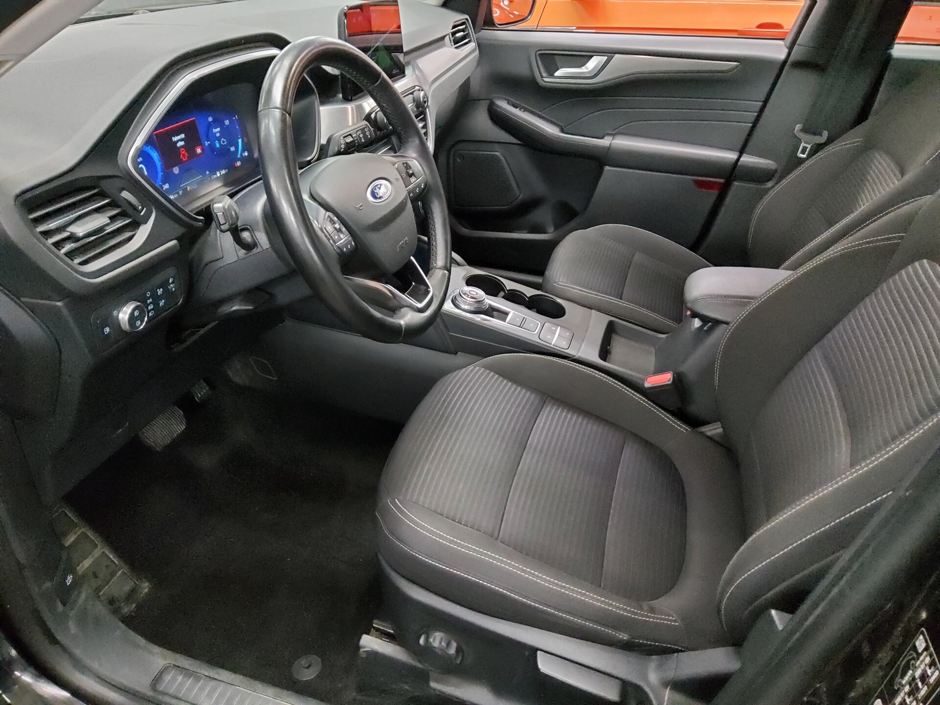 Ford Kuga 2.5 Duratec Titanium 9