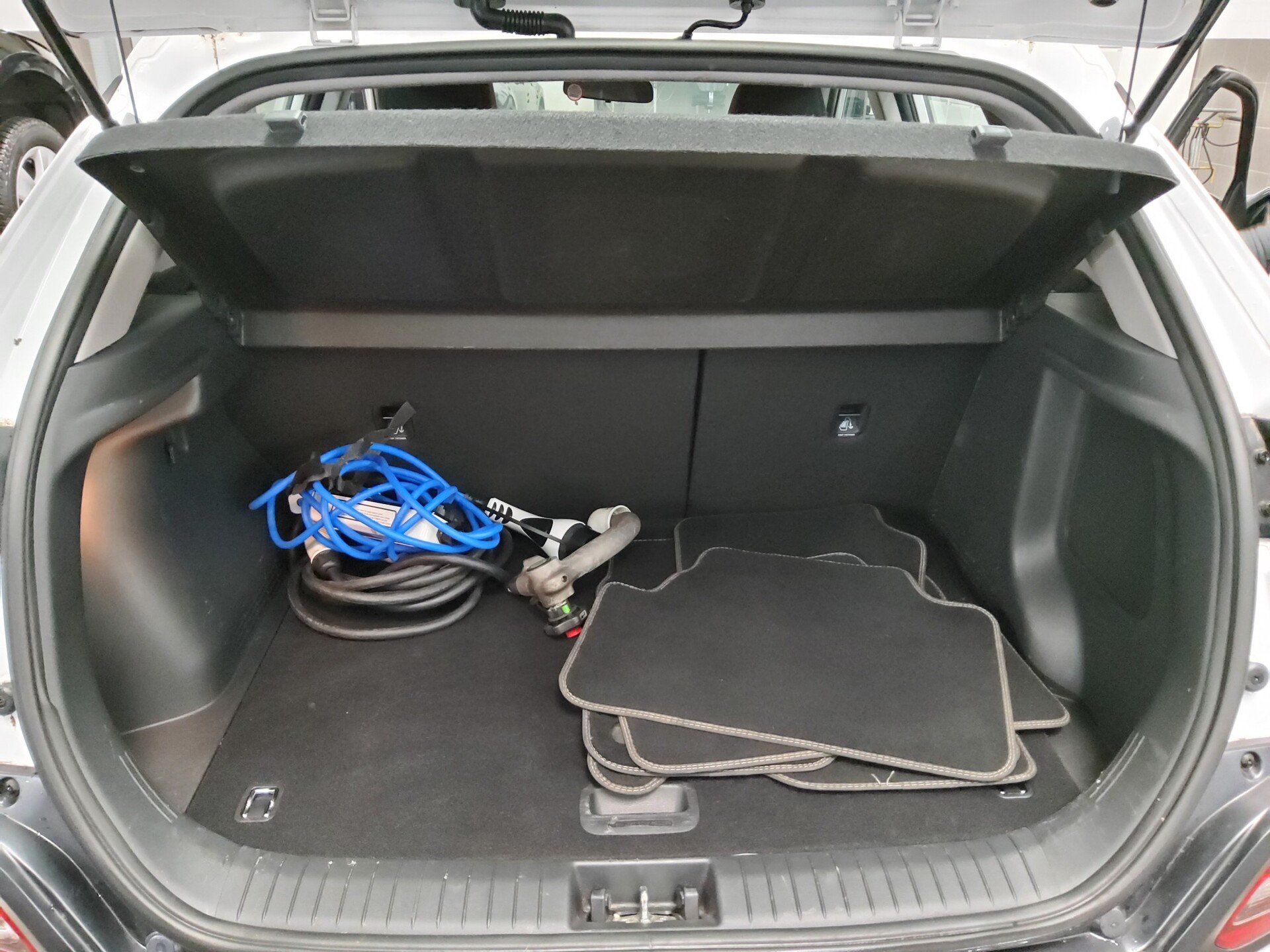 Hyundai Kona Navi LED RFK 12