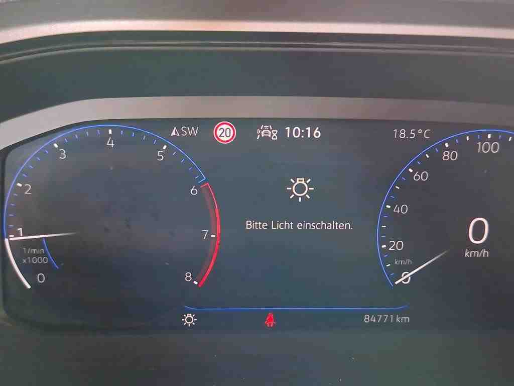 Volkswagen T-Roc 1.0 TSI Life PDC SHZ 8