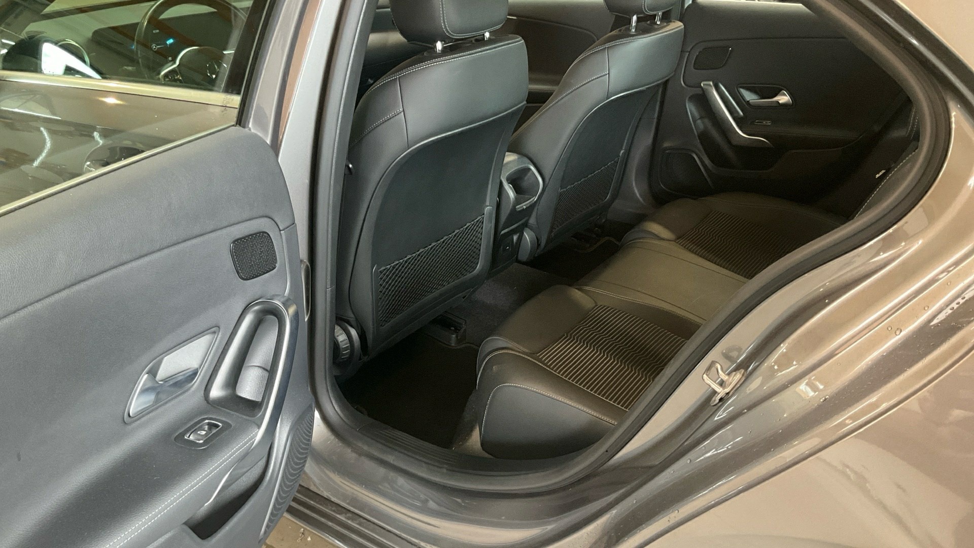 Mercedes-Benz A 220 Progressive T-Leder NAVI SHZ RFK LED 7