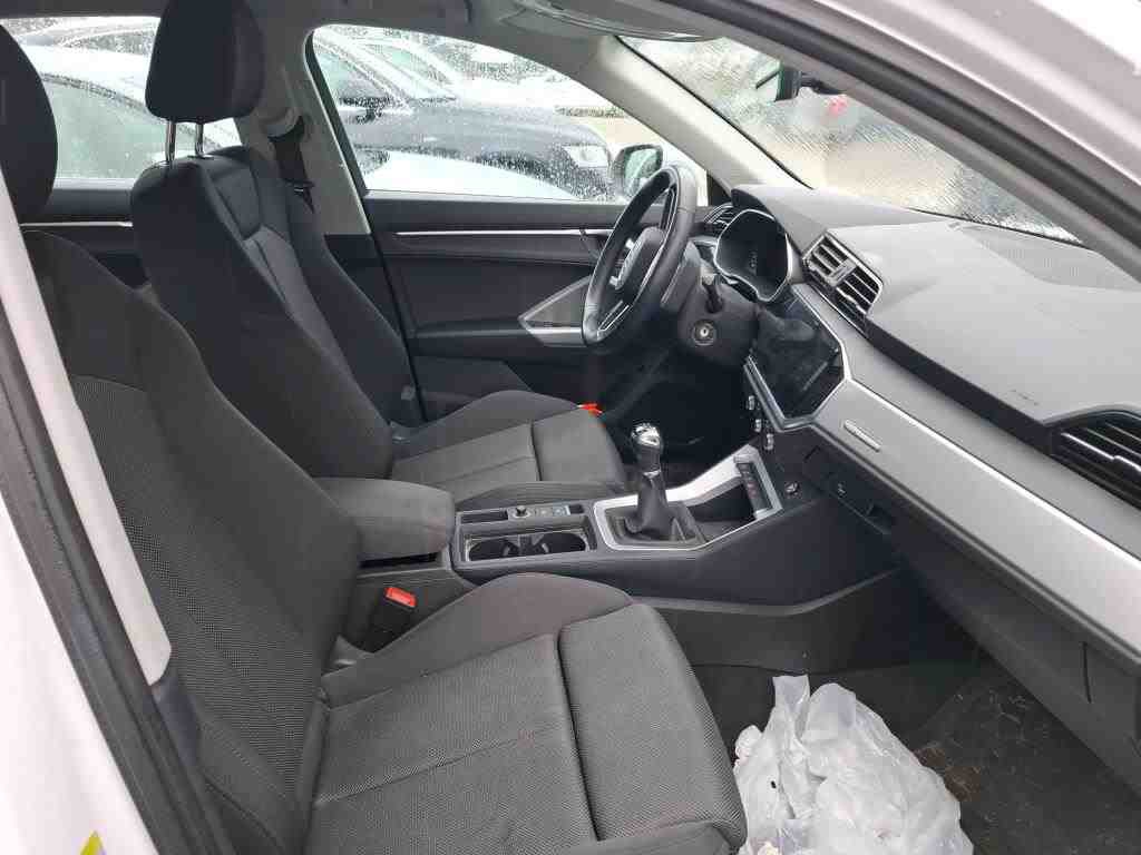 Audi Q3 35 TDI SHZ LED Kamera BT 5
