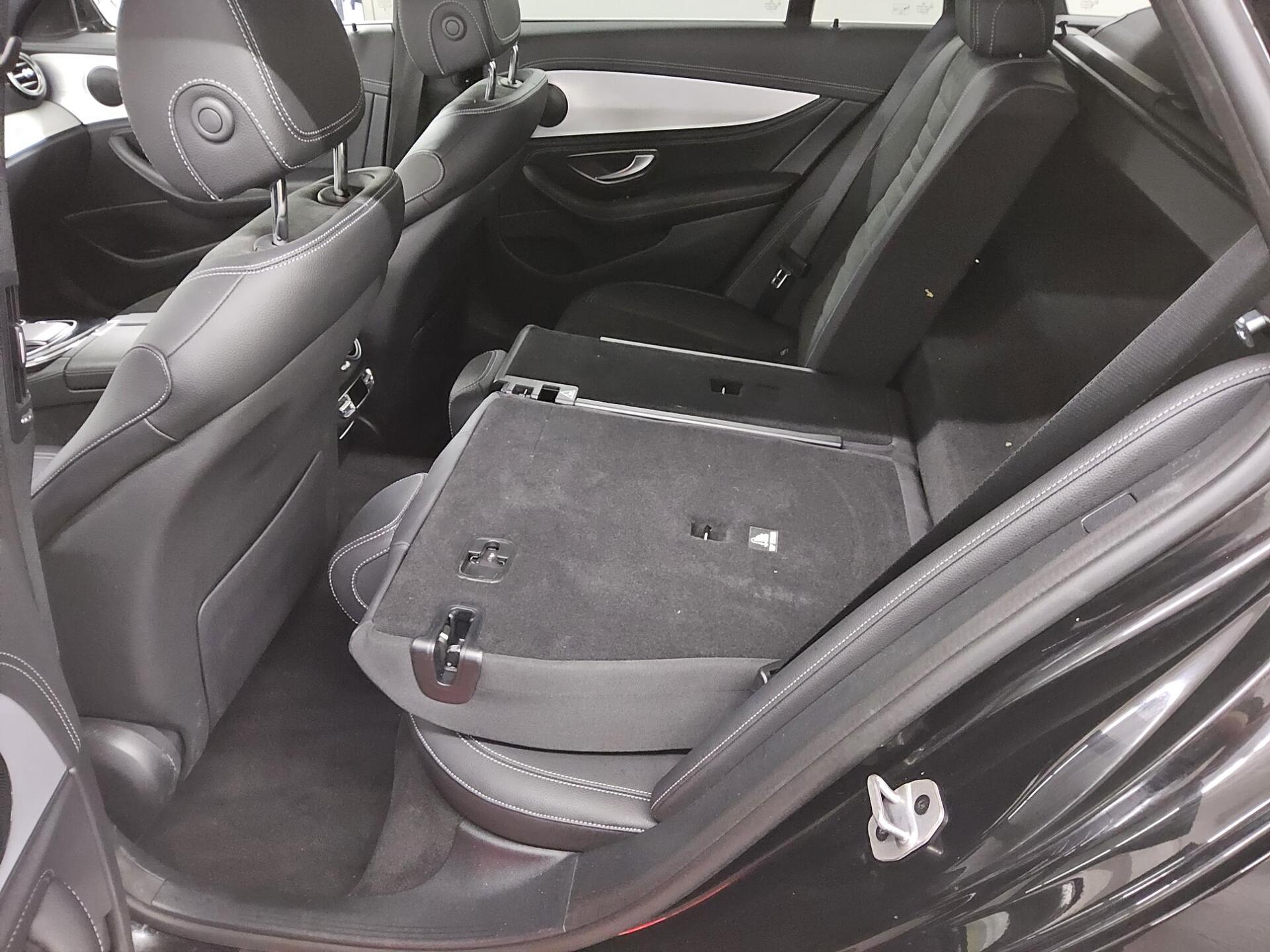 Mercedes-Benz E 300 T de AMG-Line T-Leder Navi LED Widescreen 13