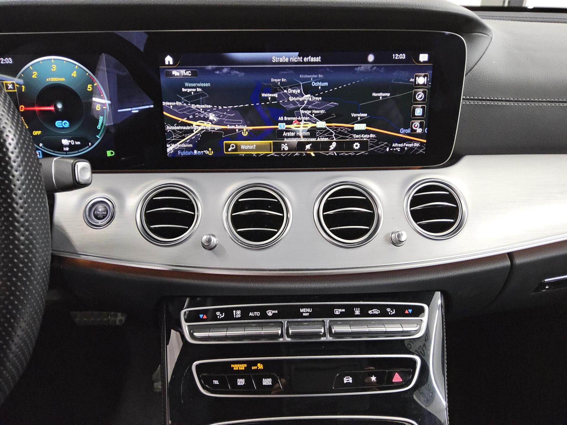 Mercedes-Benz E 300 T de AMG-Line T-Leder Navi LED Widescreen 7