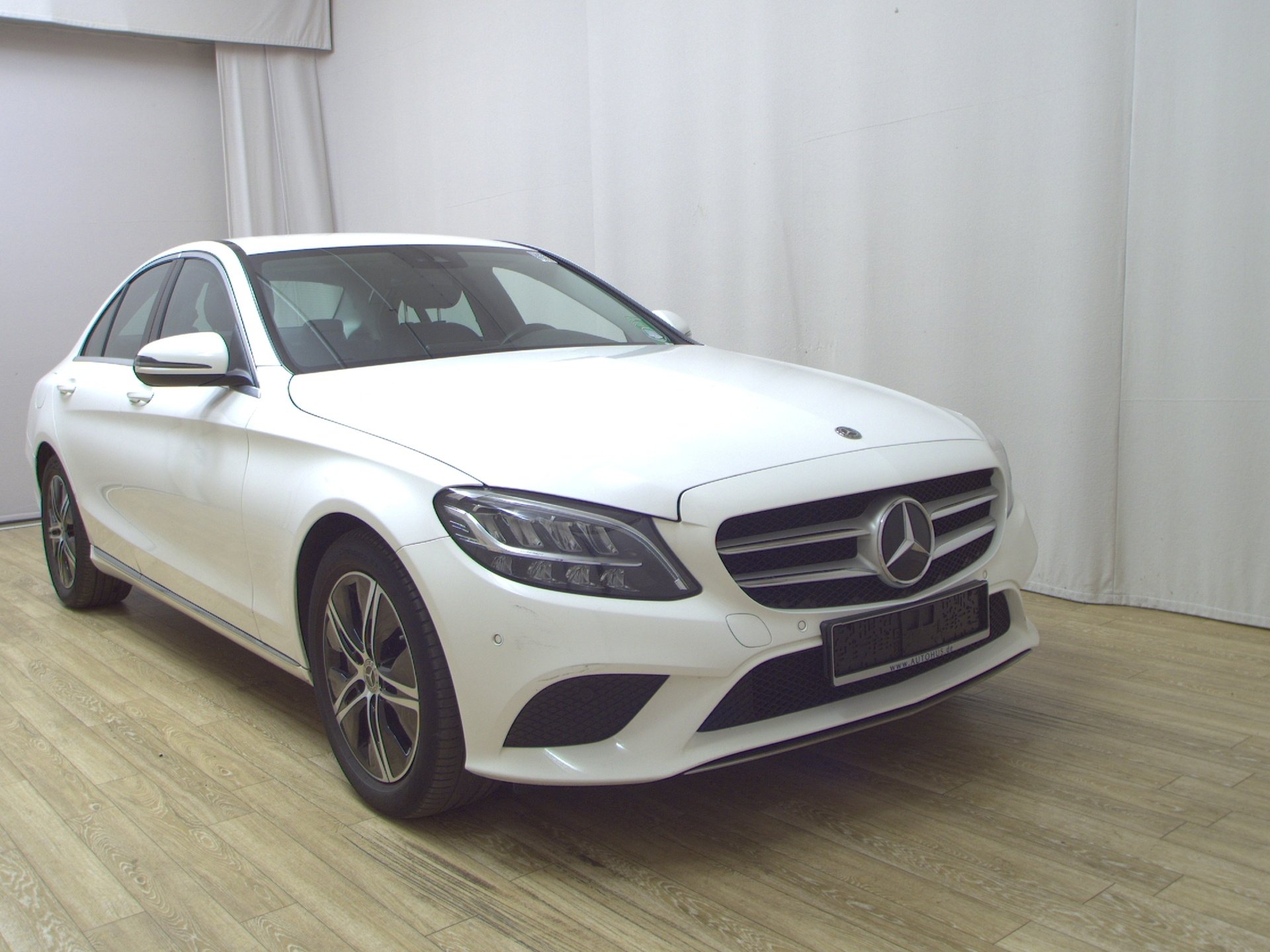 Mercedes-Benz C 180 d Avantgarde Navi LED Shz PDC 3