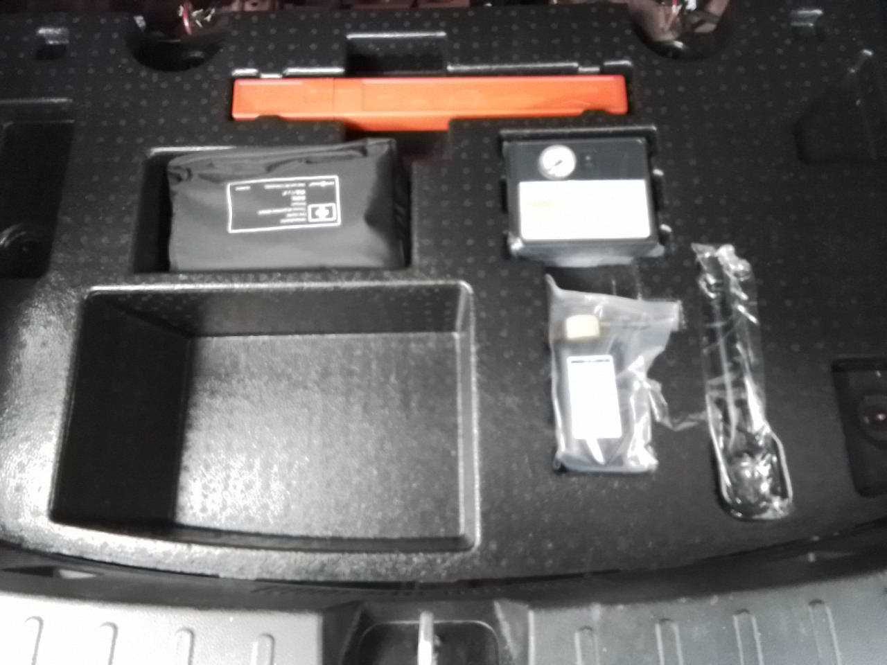 ORA Funky Cat 400 Pro LEDER NAVI KLIMAAUT LED RADIO 11