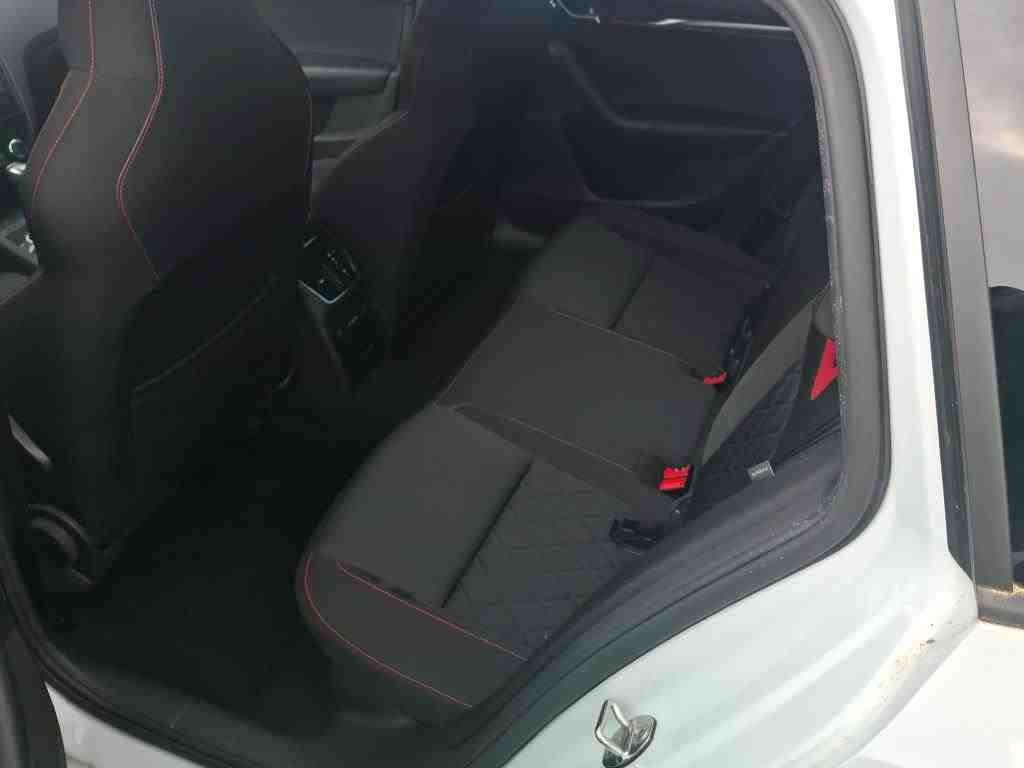 Skoda Octavia Kombi 2.0 TDI RS 4X4 RS NAVI LED PANO 9