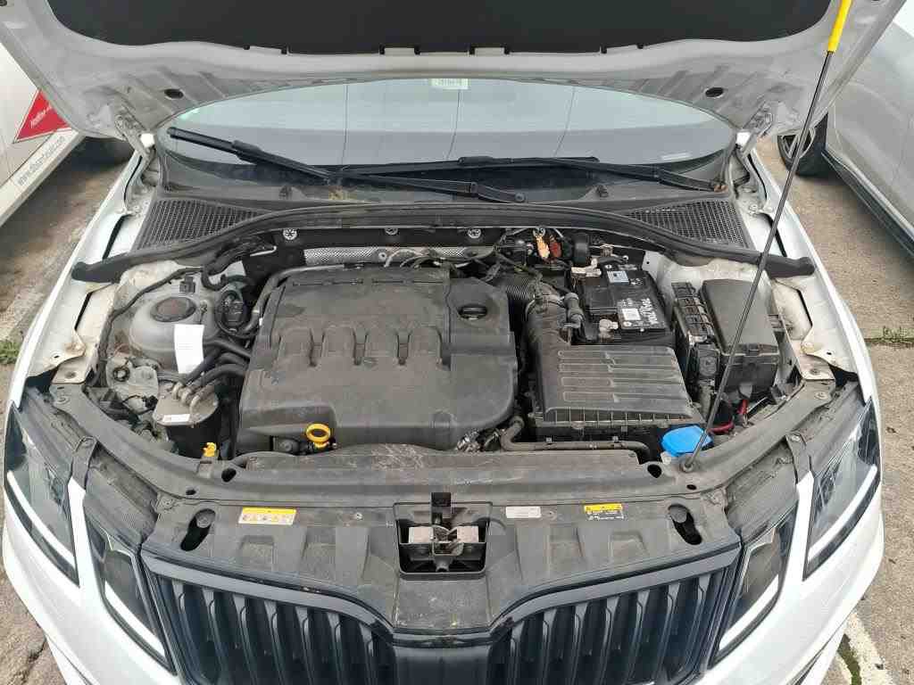 Skoda Octavia Kombi 2.0 TDI RS 4X4 RS NAVI LED PANO 11