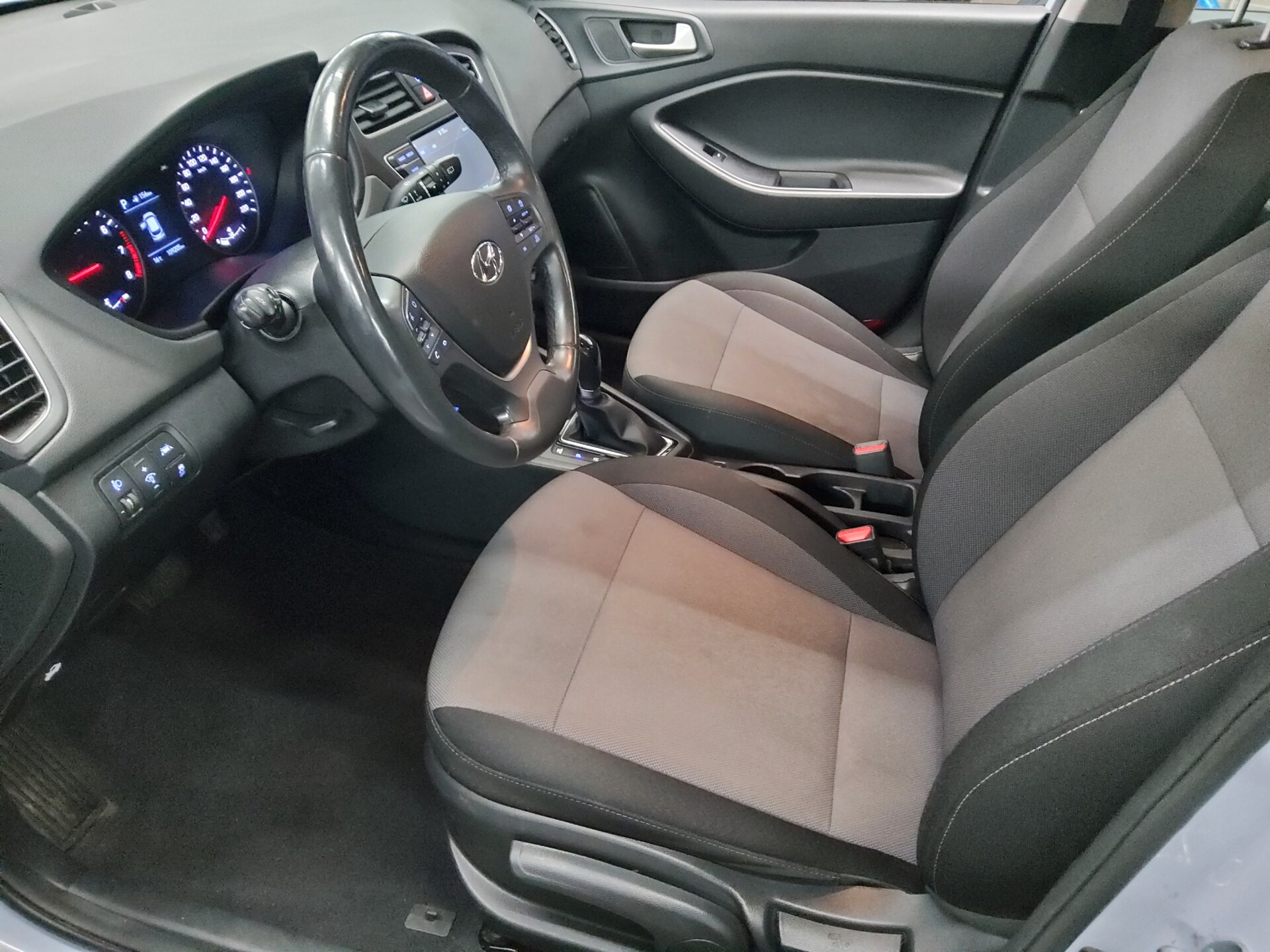 Hyundai i20 1.0 8