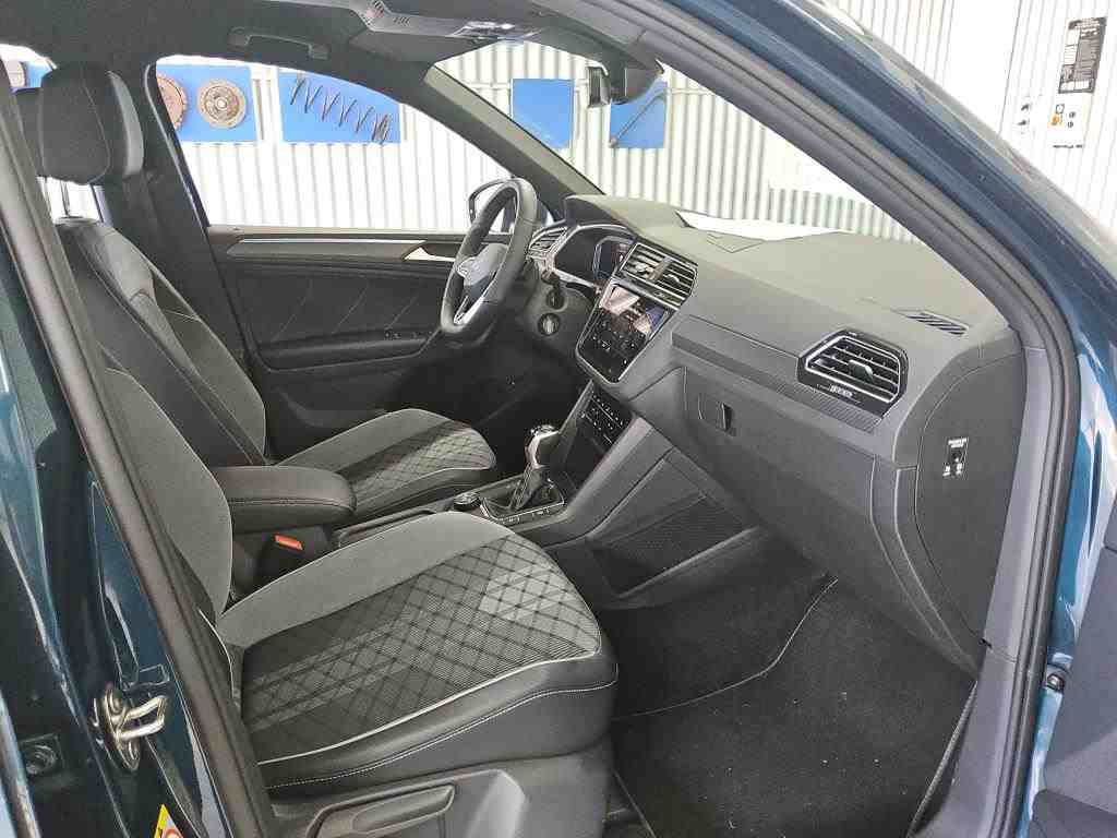Volkswagen Tiguan 2.0 TDI 4M R-Line NAVI LED AID SHZ 6