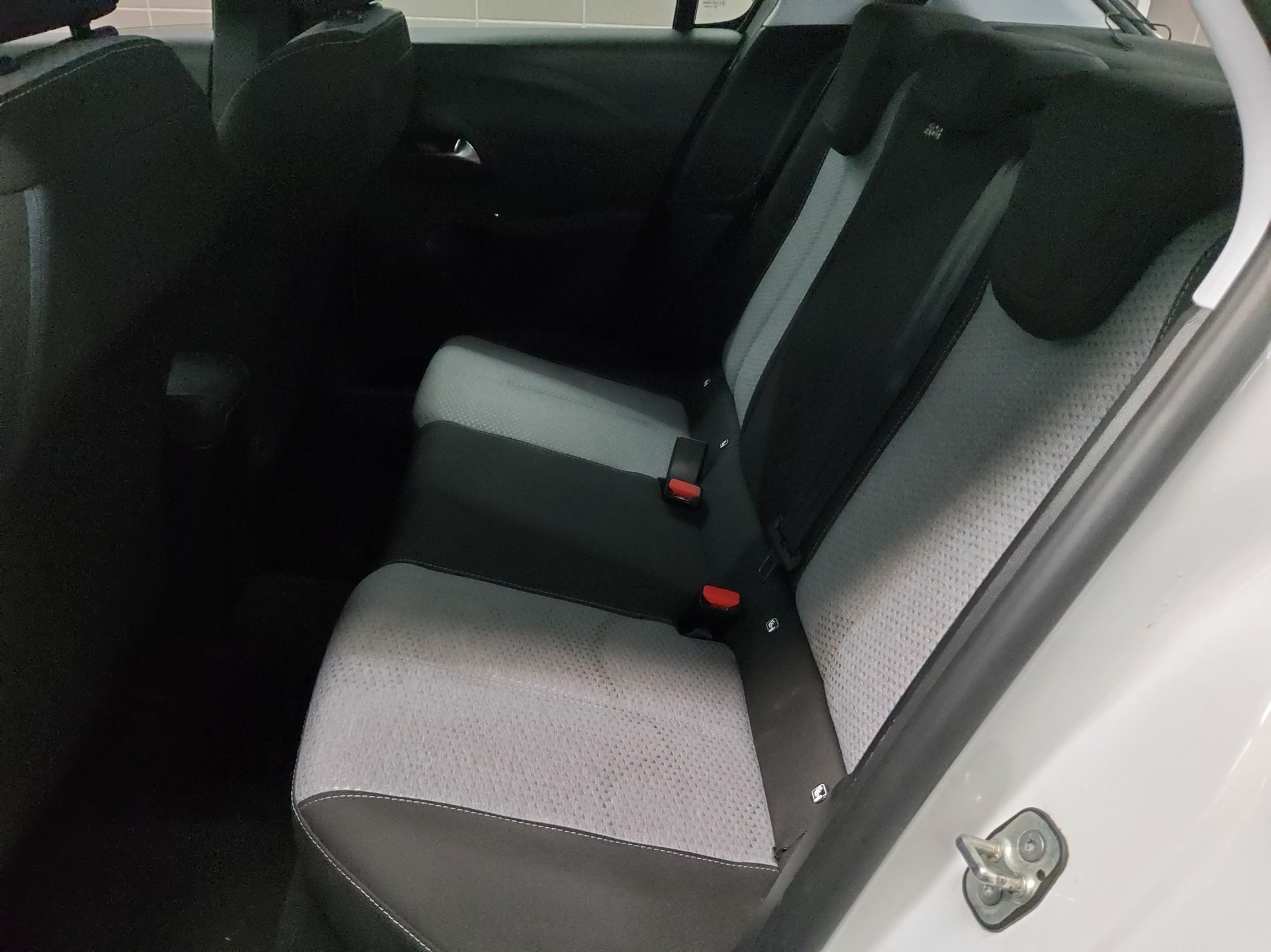 Opel Corsa 1.2 Edition SHZ PDC 13