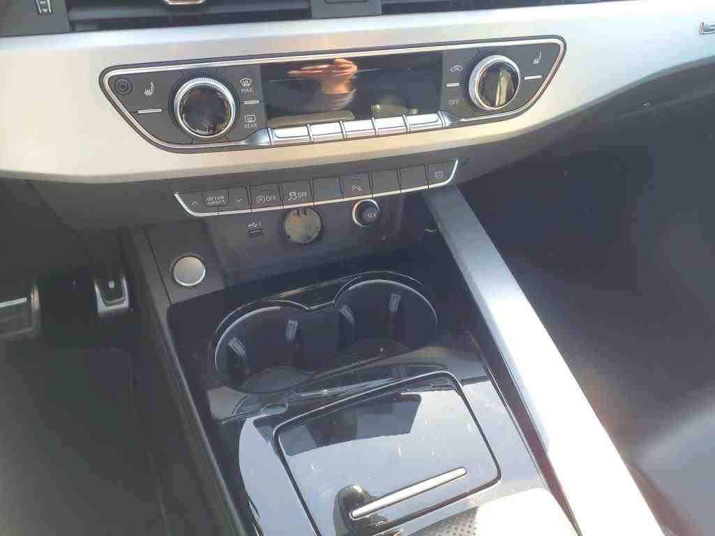 Audi A5 Sportback S-Line NAVI SPORTSITZE KLIMAAUT LED RADIO 10