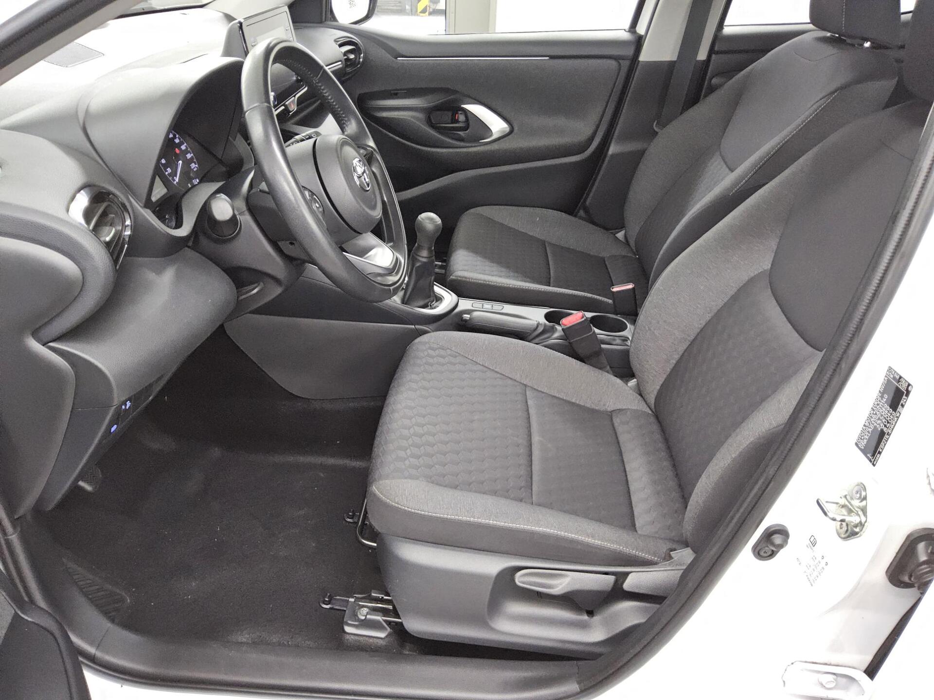 Toyota Yaris 1.0 Klima RFK 8