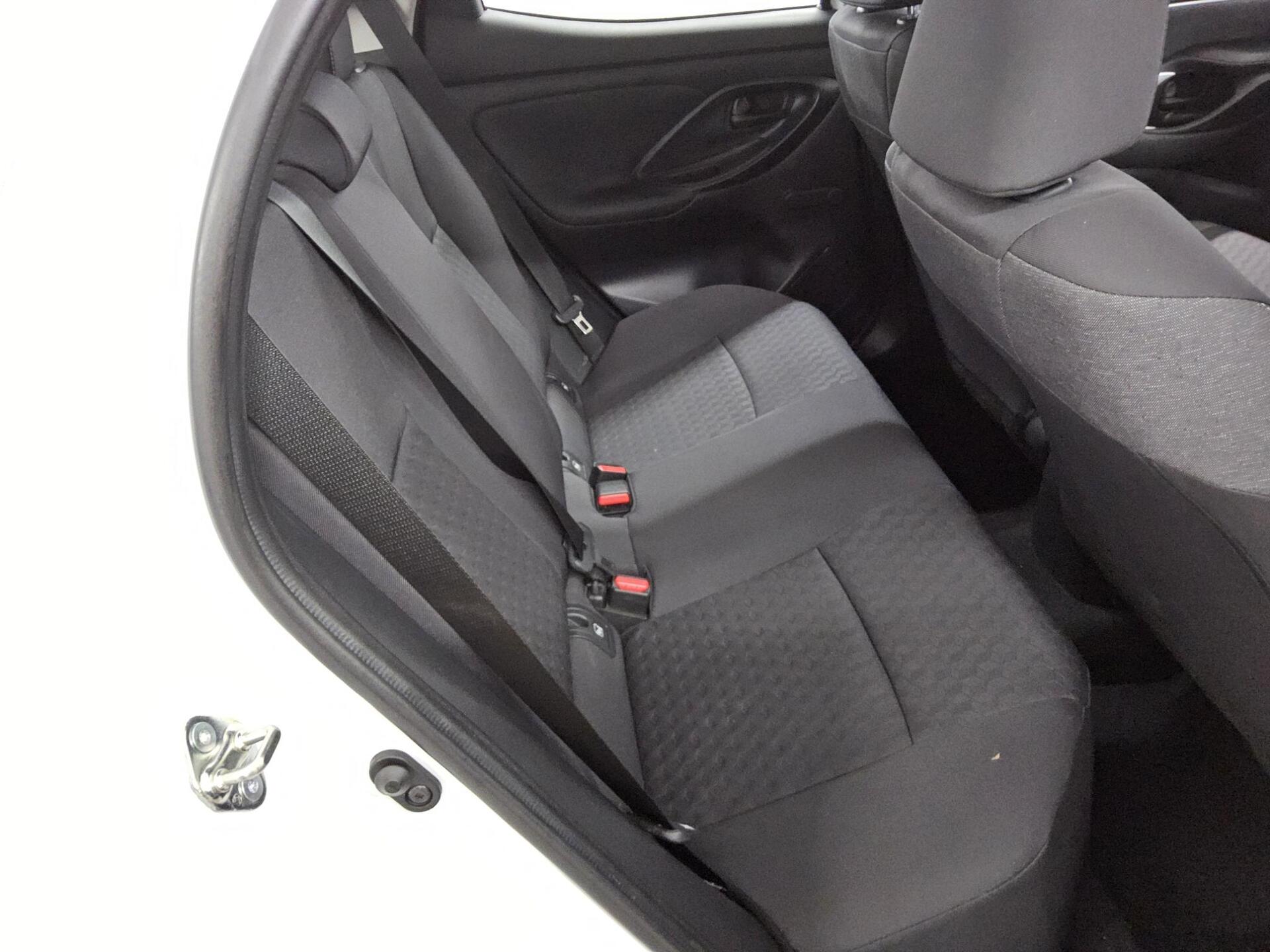 Toyota Yaris 1.0 Klima RFK 13