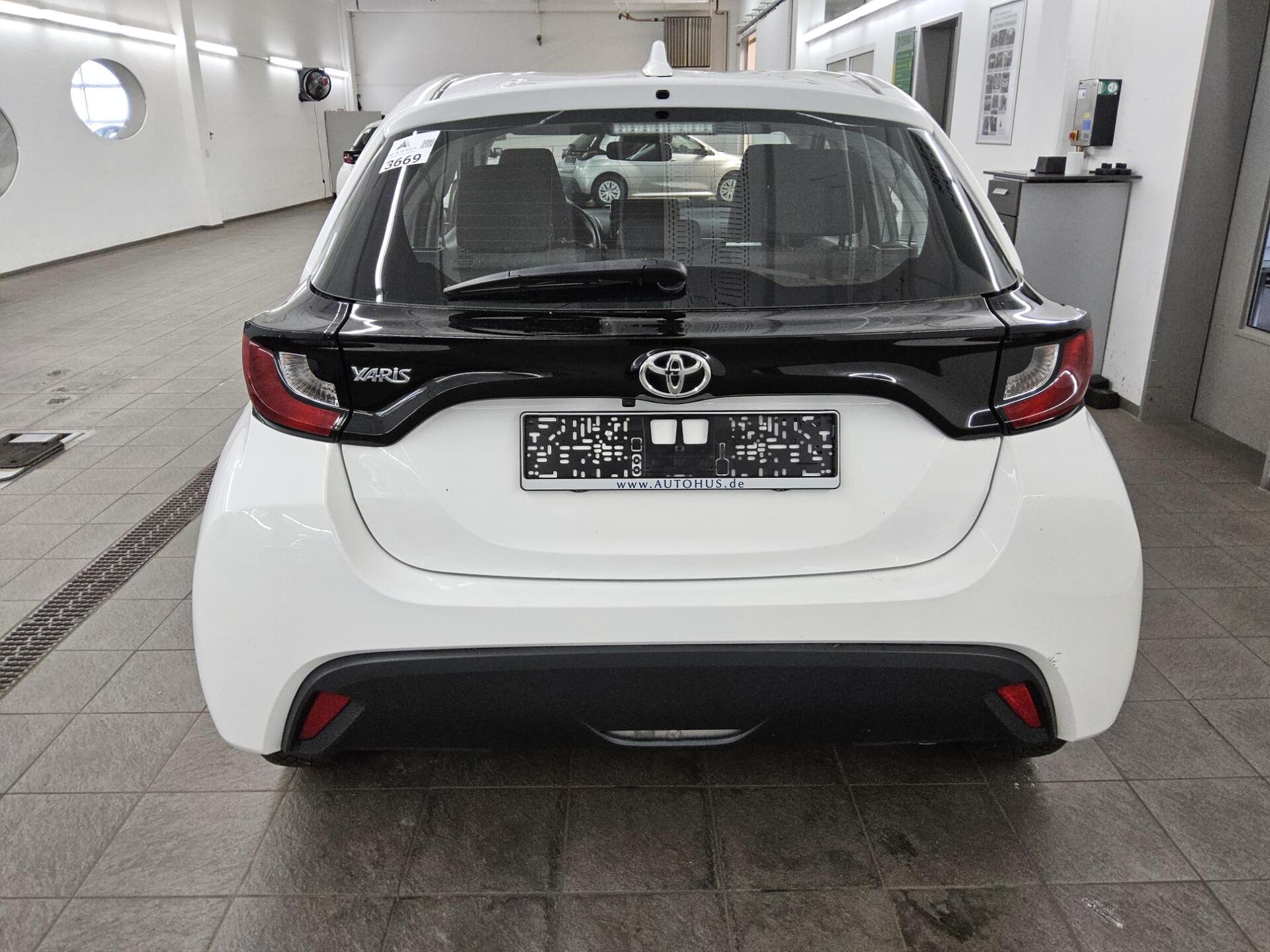 Toyota Yaris 1.0 Klima RFK 10