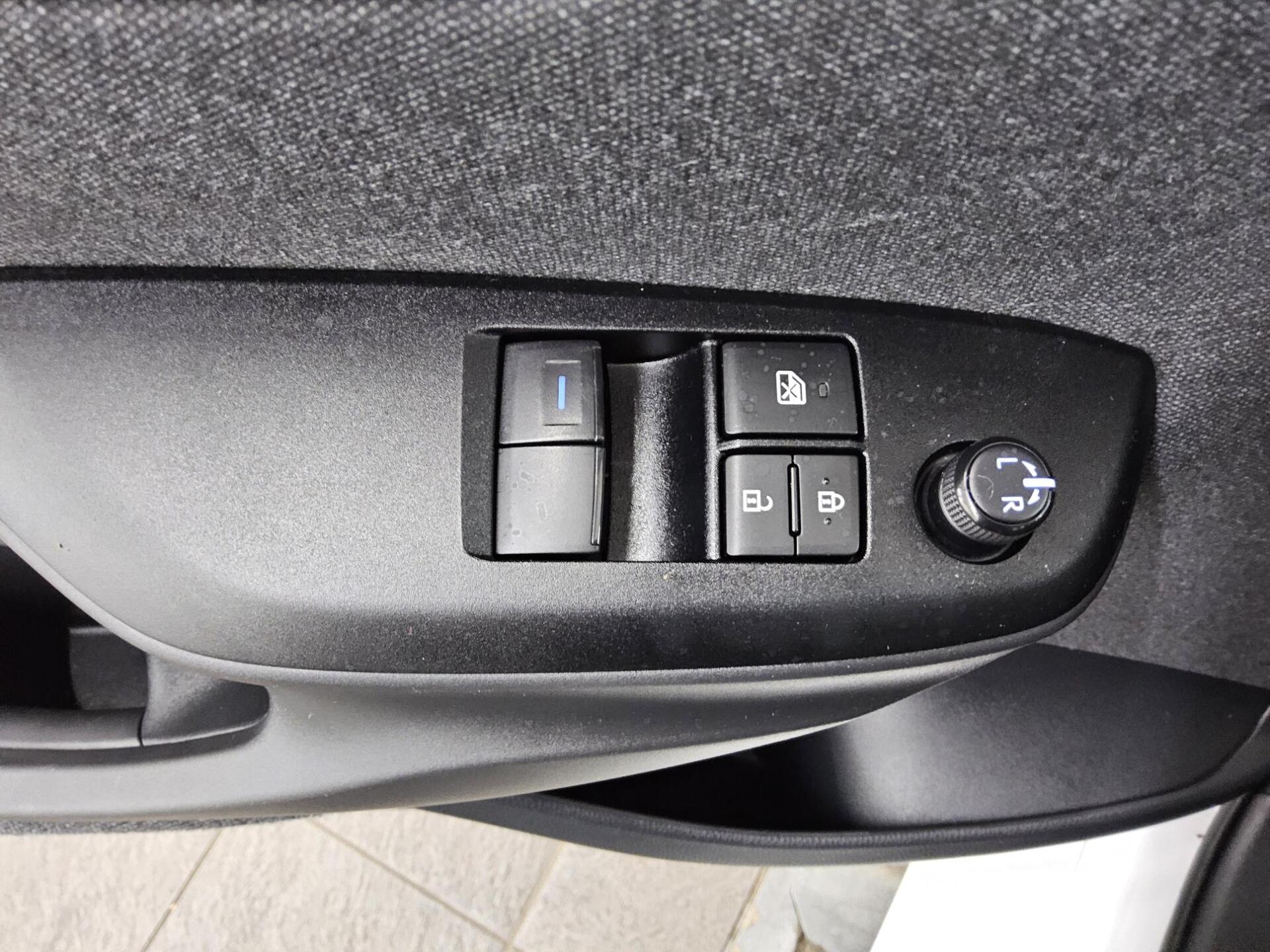 Toyota Yaris 1.0 Klima RFK 9