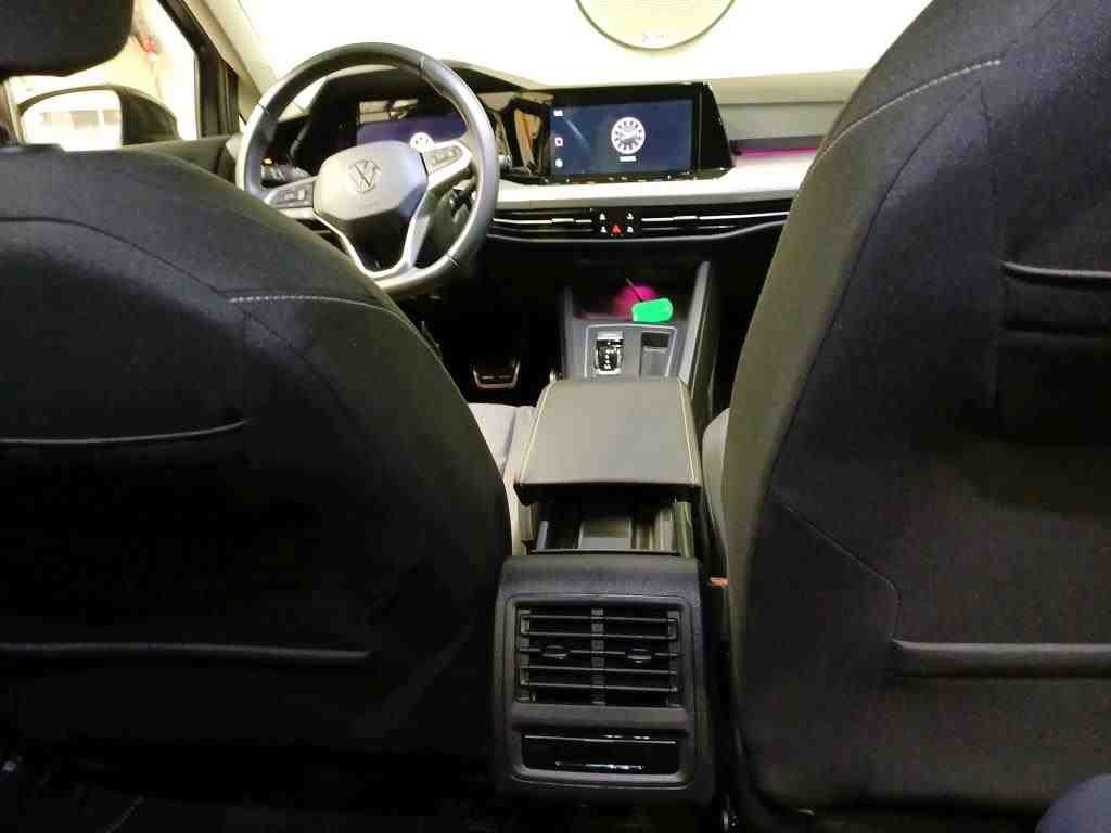 Volkswagen Golf-8 2.0 TDI Move 2.0 TDI MOVE NAVI LED 6