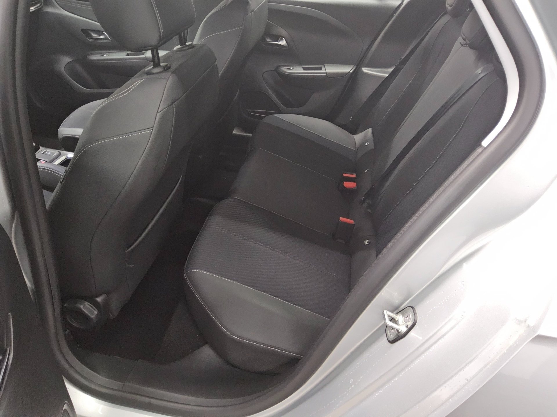 Opel Corsa-e Elegance Navi LED Shz 13