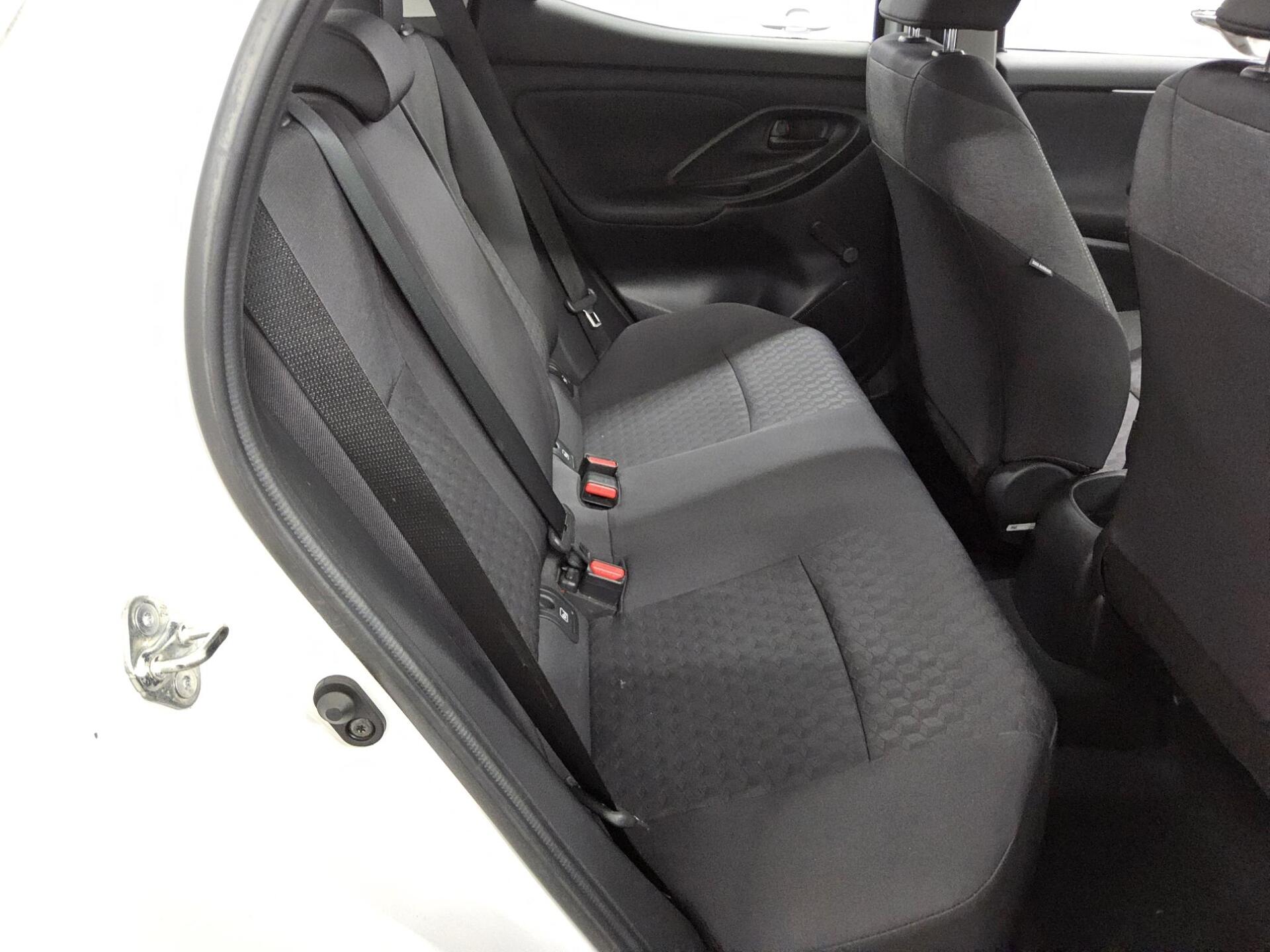 Toyota Yaris 1.0 RFK Klima 13