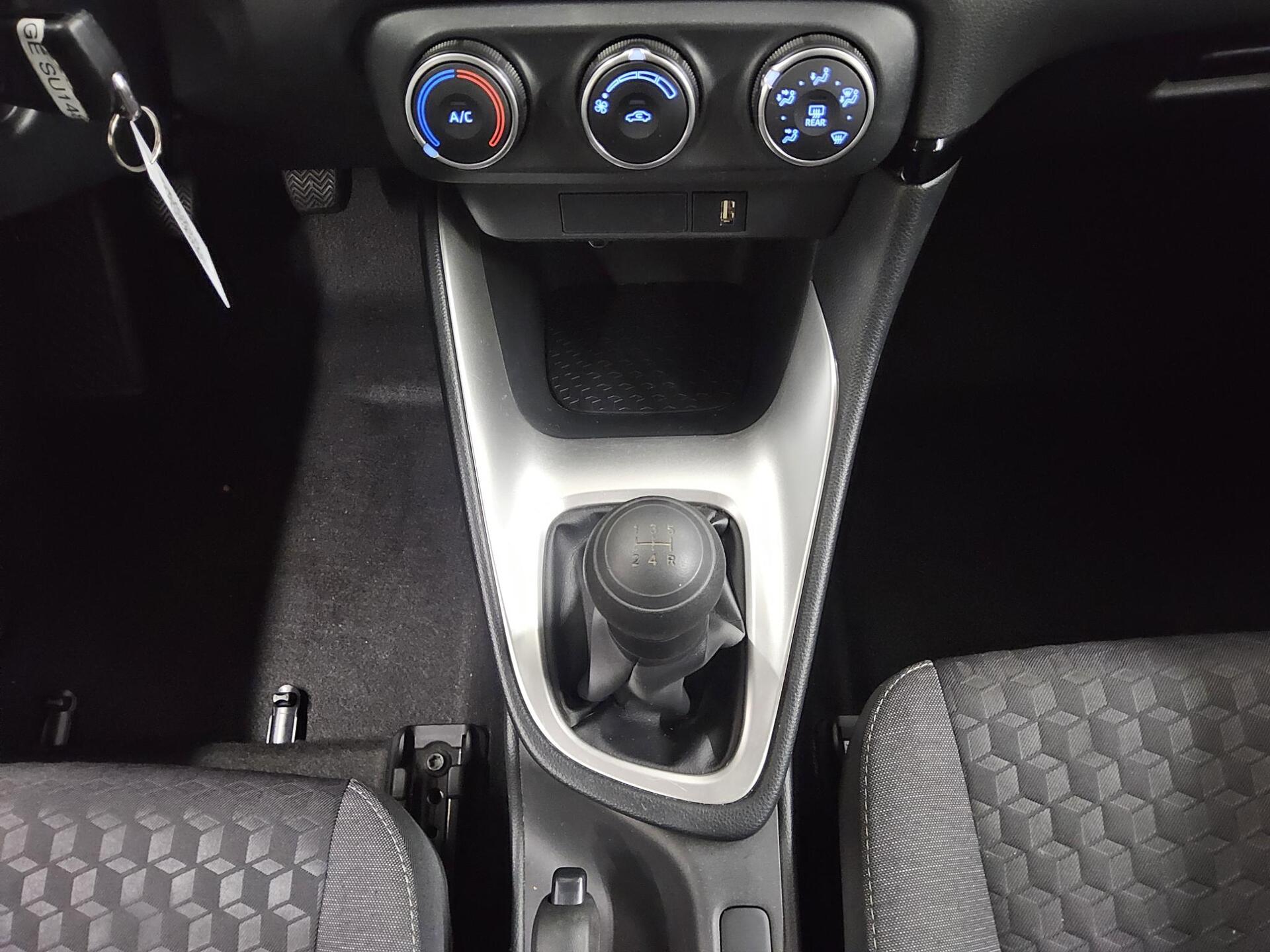 Toyota Yaris 1.0 RFK Klima 6