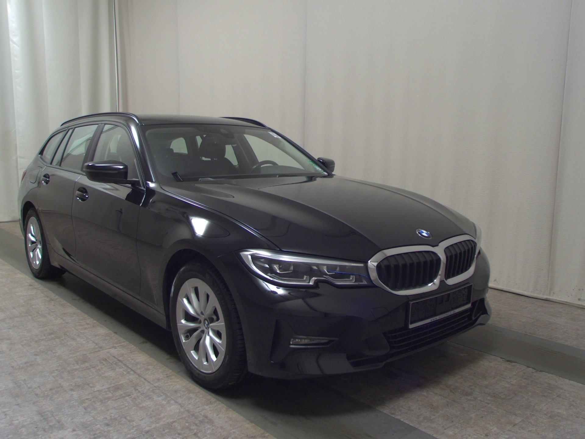 BMW 320dA Touring Advantage Navi LED LC-Pro AHK HiFi T-Leder 3