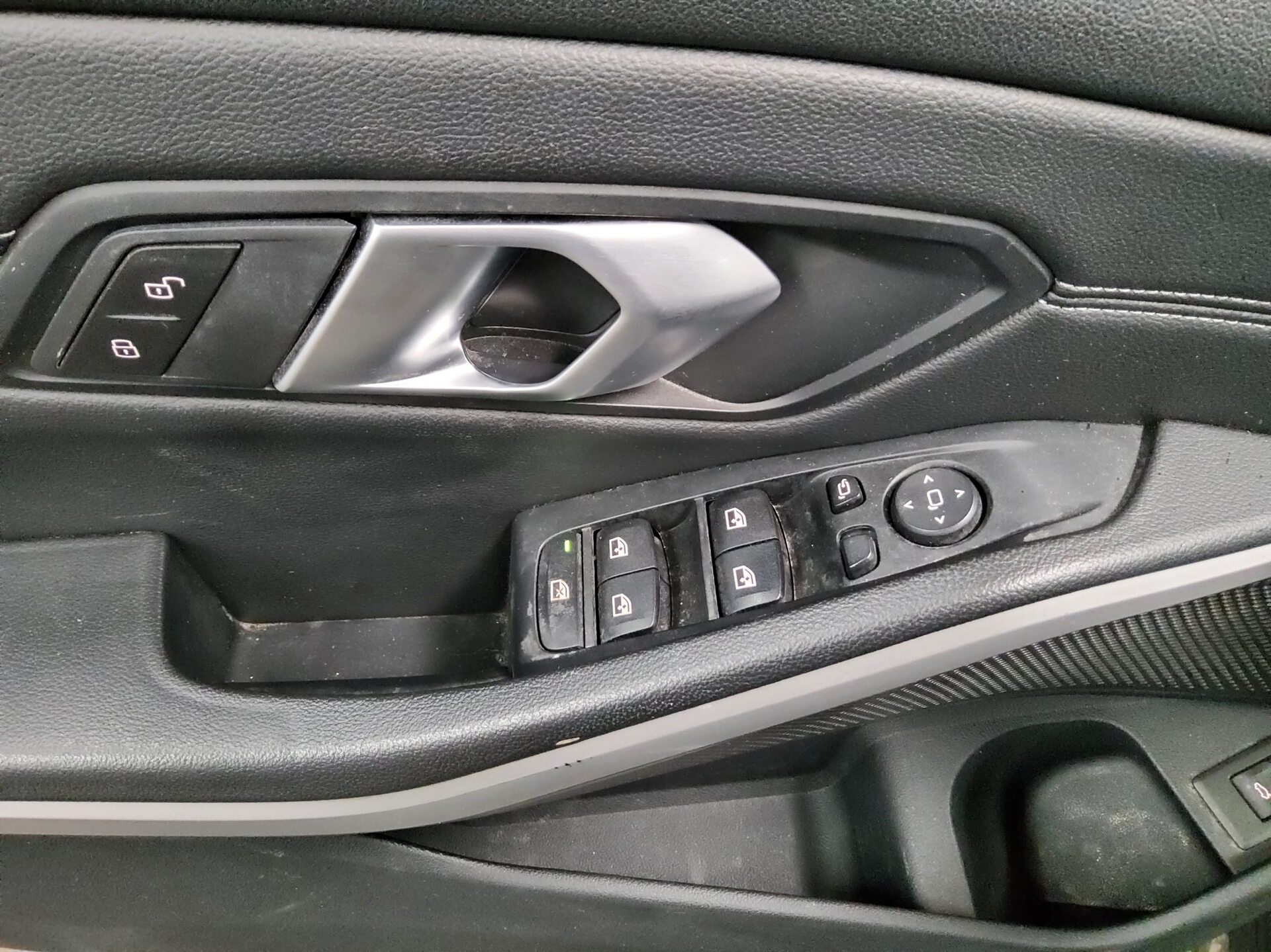 BMW 320dA Touring Advantage Navi LED LC-Pro AHK HiFi T-Leder 10