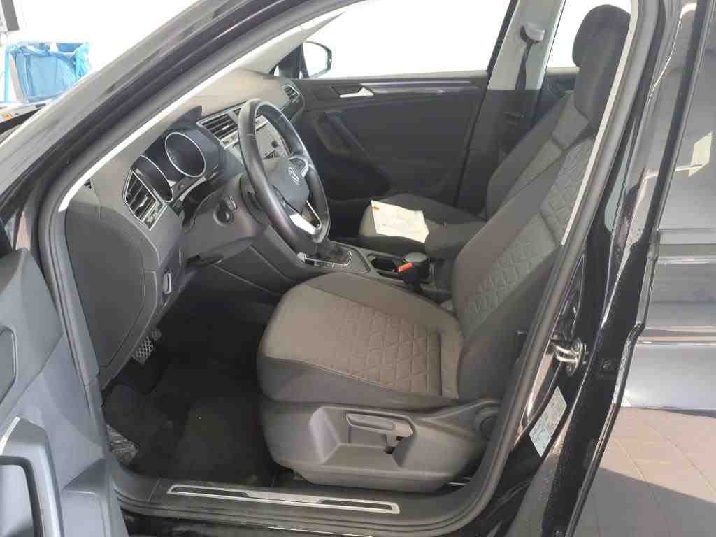 Volkswagen Tiguan 2.0 TDI Life NAVI RFK LED ACC AHK 6