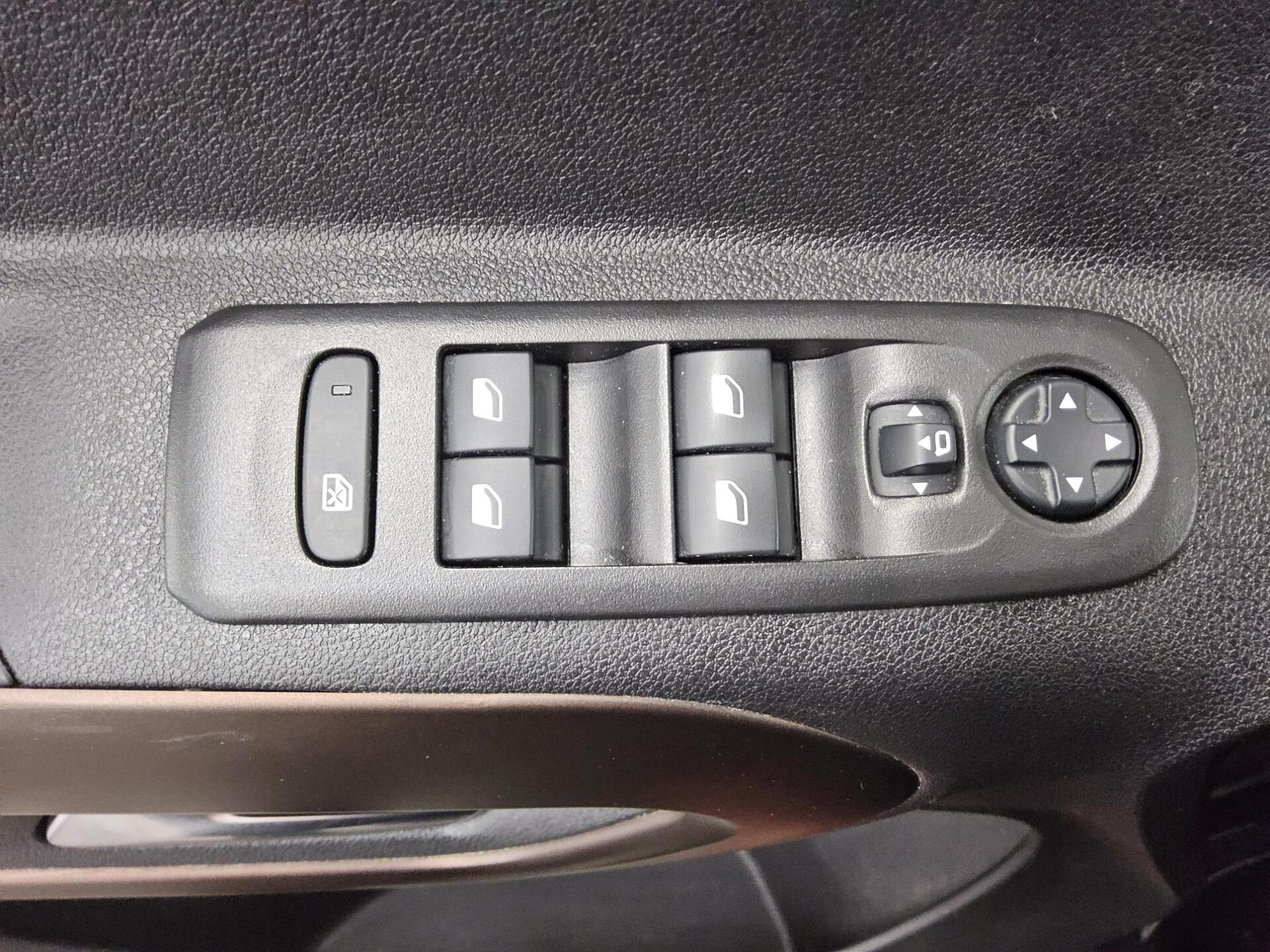 Peugeot Rifter 1.5 BlueHDI GT-Line L1 7-Sitzer Navi LED AHK RFK 9