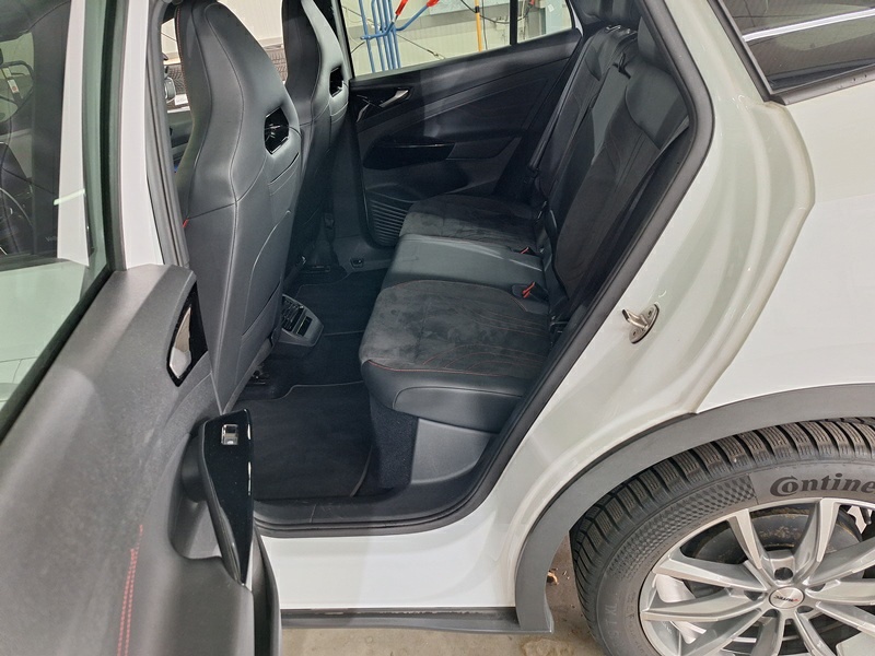 Volkswagen VW ID.4 GTX NAVI SHZ PDC ACC 7