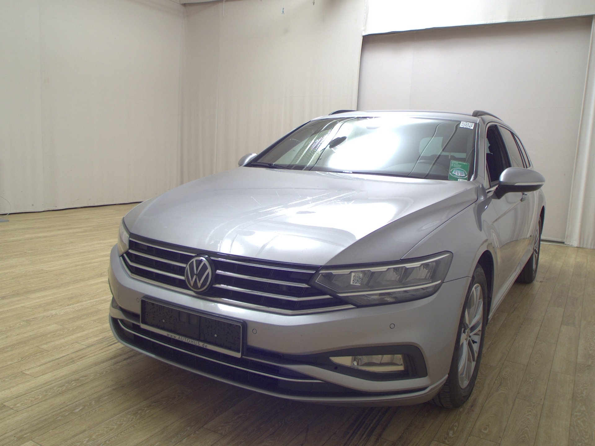 Volkswagen Passat Var. 2.0 TDI Business Navi LED DC AHK RFK 2