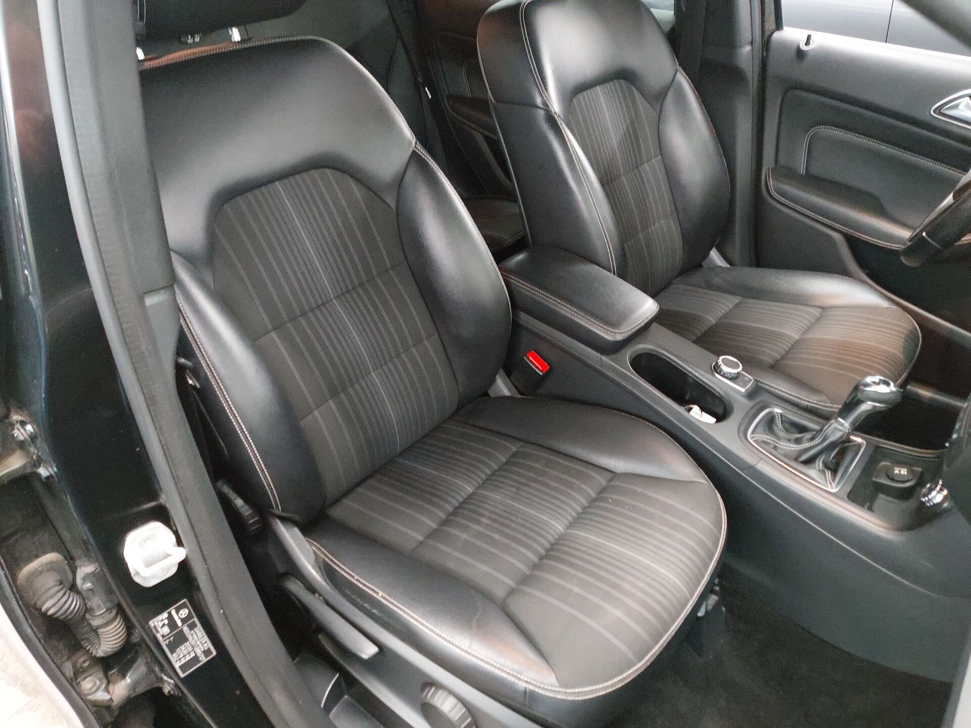 Mercedes-Benz MB B 200 d T-Leder Xenon Shz RFK 11