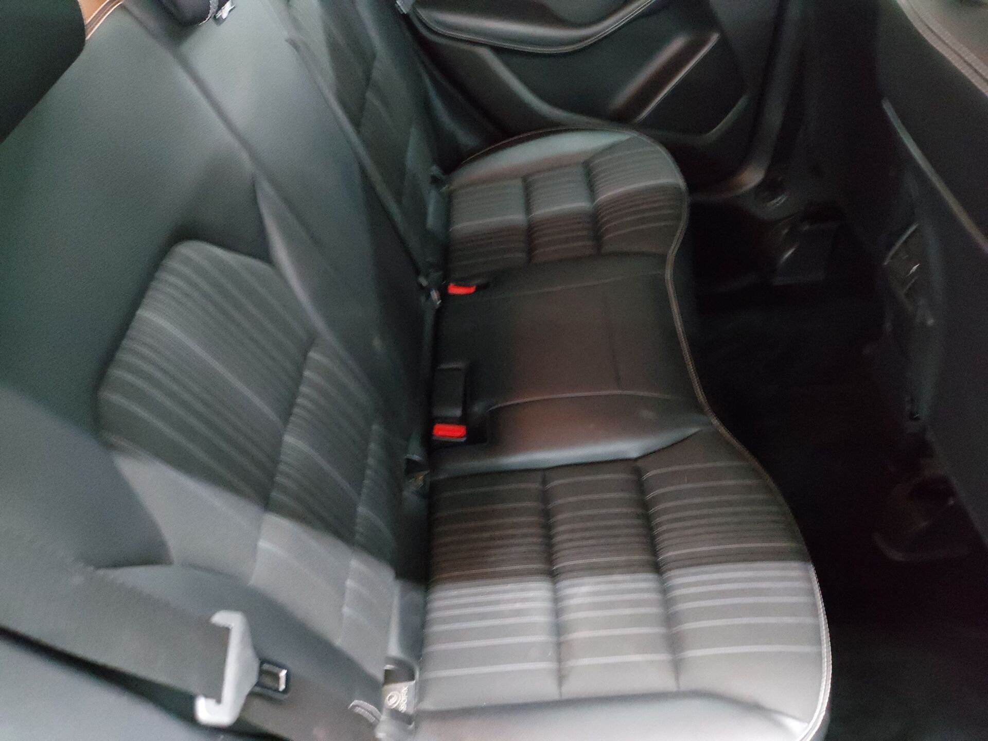 Mercedes-Benz MB B 200 d T-Leder Xenon Shz RFK 13