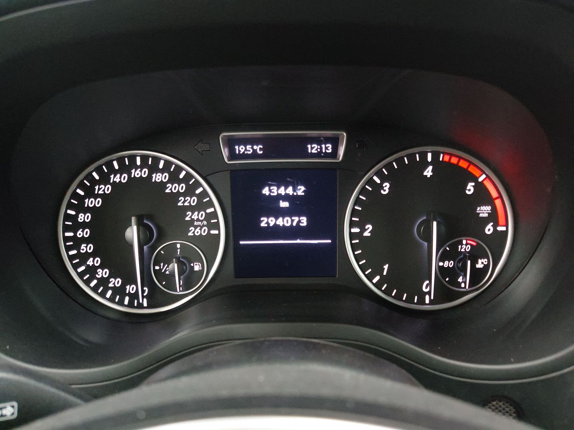 Mercedes-Benz MB B 200 d T-Leder Xenon Shz RFK 17
