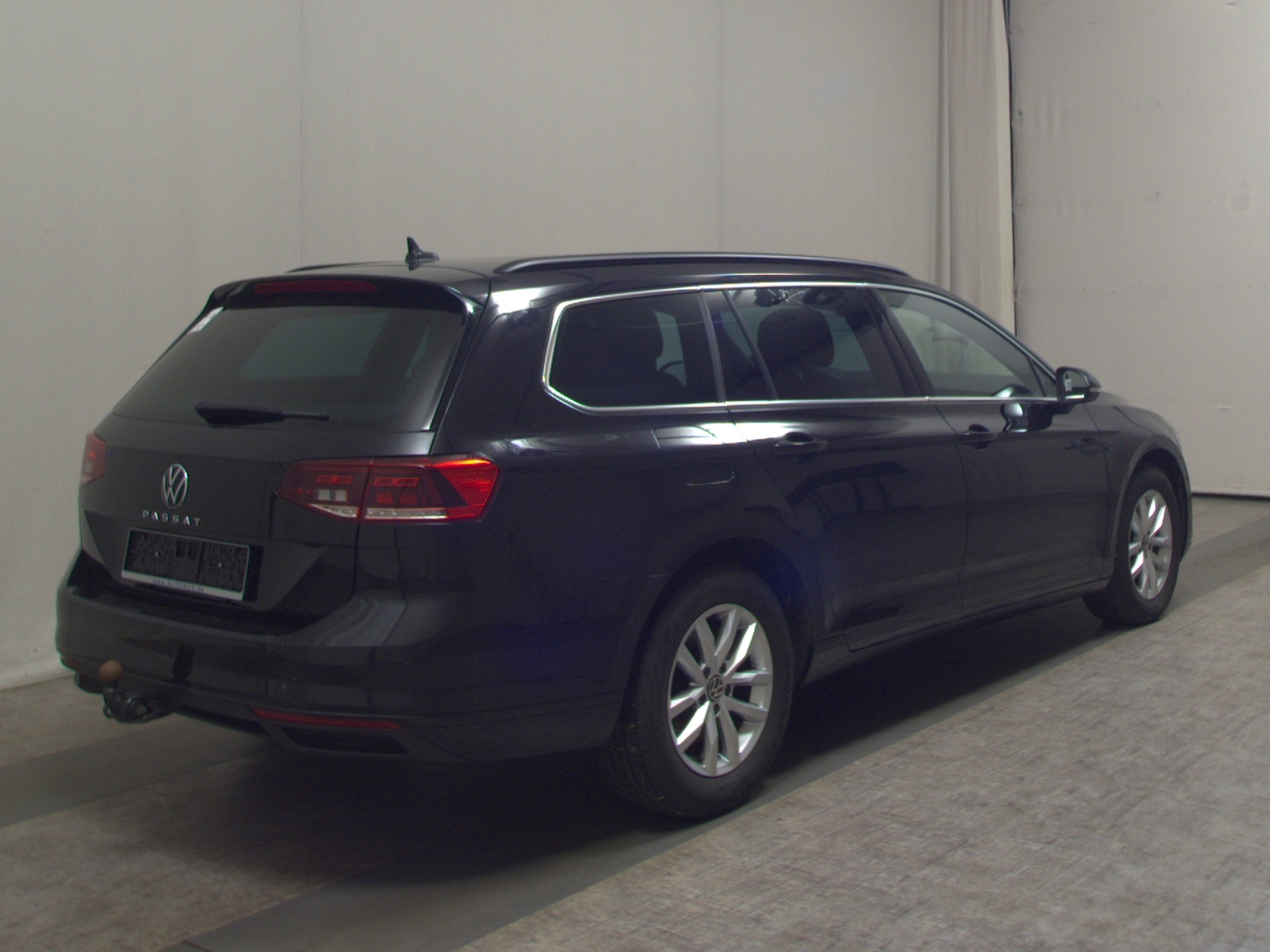 Volkswagen Passat Variant 2.0 TDI Business Navi LED AID Shz el.Heck AHK RFK 4