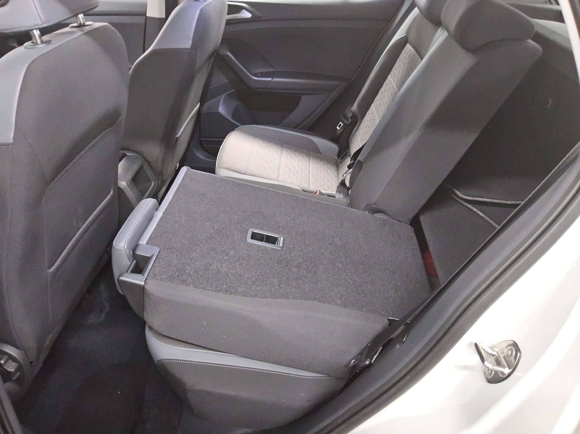 Volkswagen T-Cross 1.0 TSI Style LED PDC SHZ 12