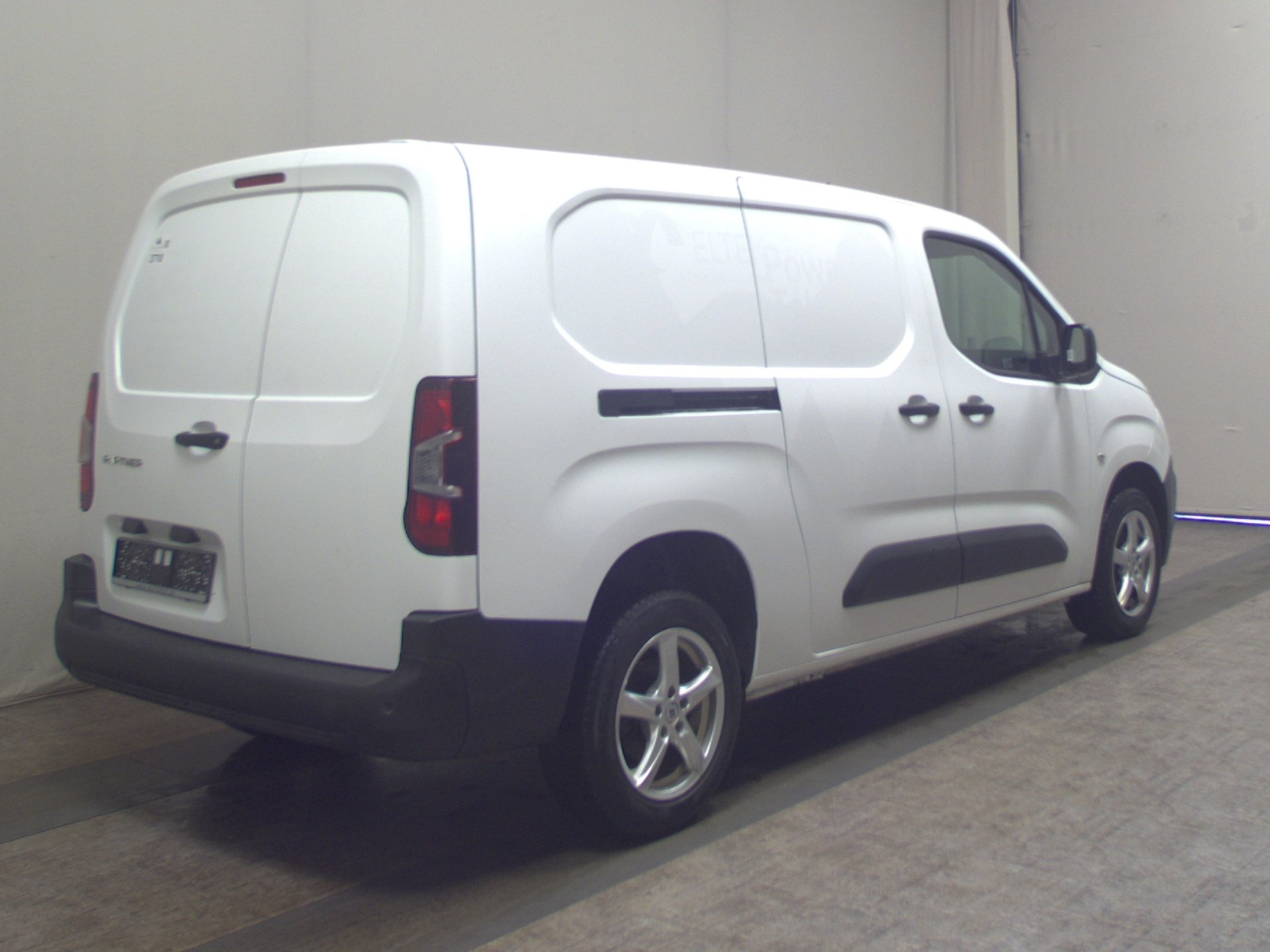 Peugeot Partner L2 1.5 BlueHDI 3-Sitze Navi PDC Tempomat 4