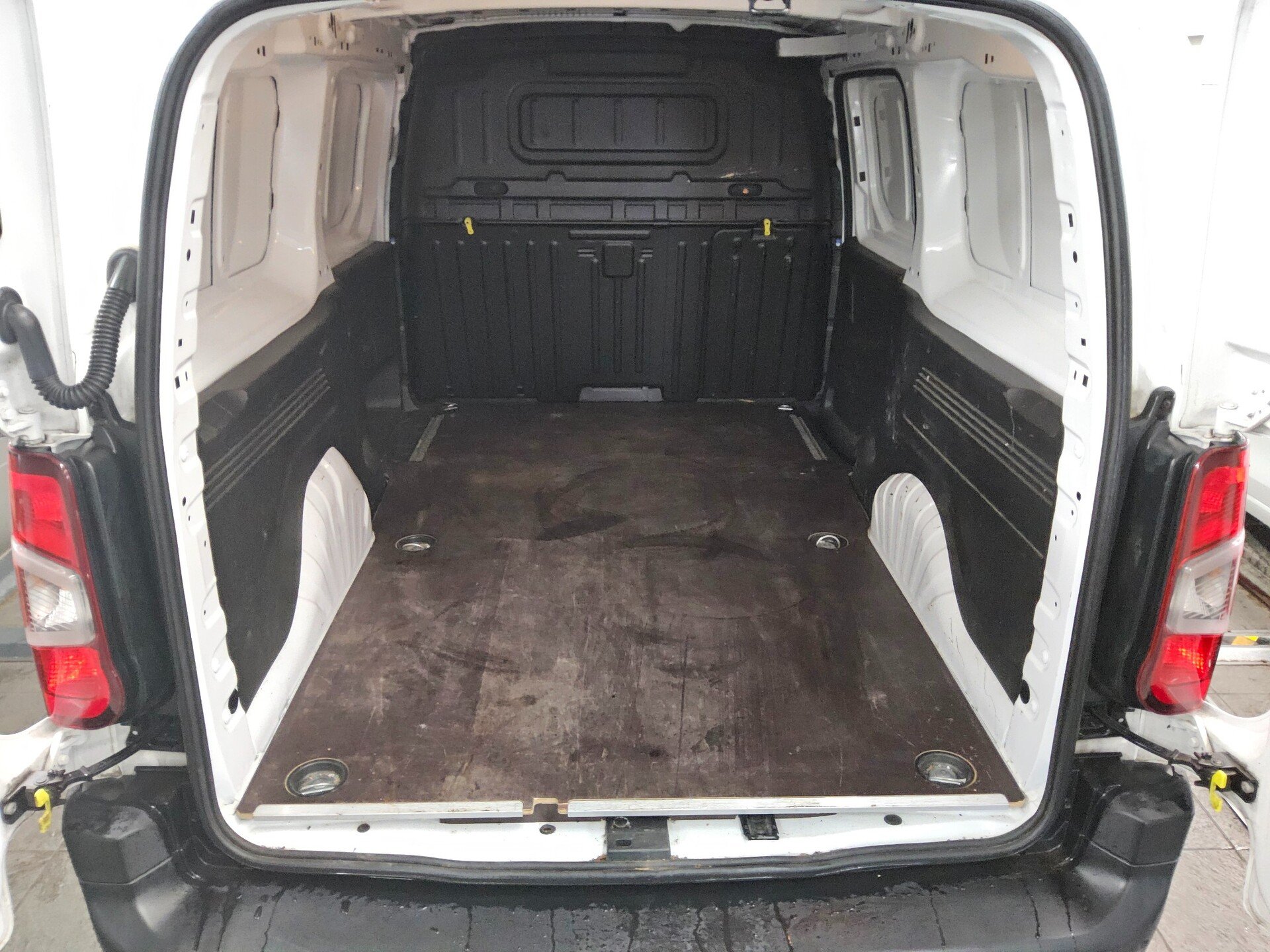 Peugeot Partner L2 1.5 BlueHDI 3-Sitze Navi PDC Tempomat 11