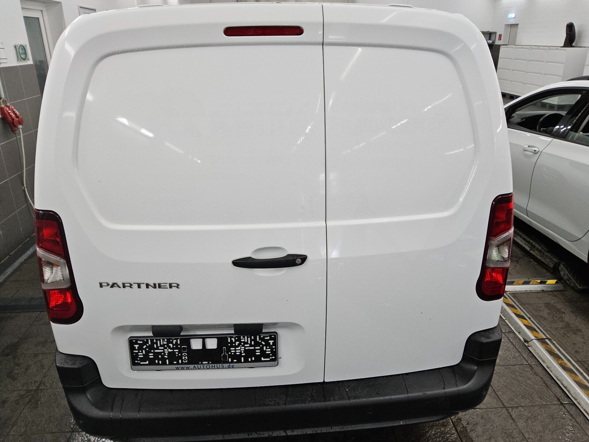 Peugeot Partner L2 1.5 BlueHDI 3-Sitze Navi PDC Tempomat 12