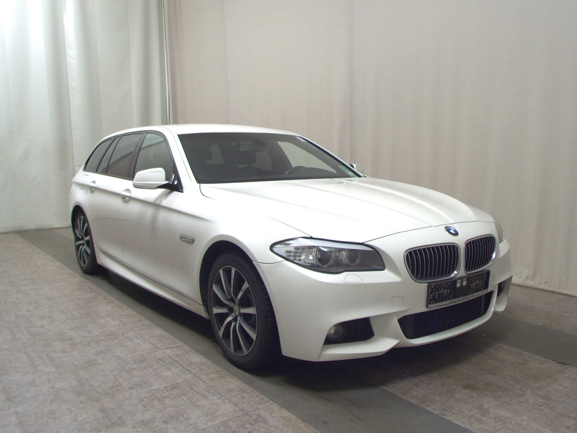 BMW 520dA Touring M-Sport Xenon HiFi AHK HU 03/28 3