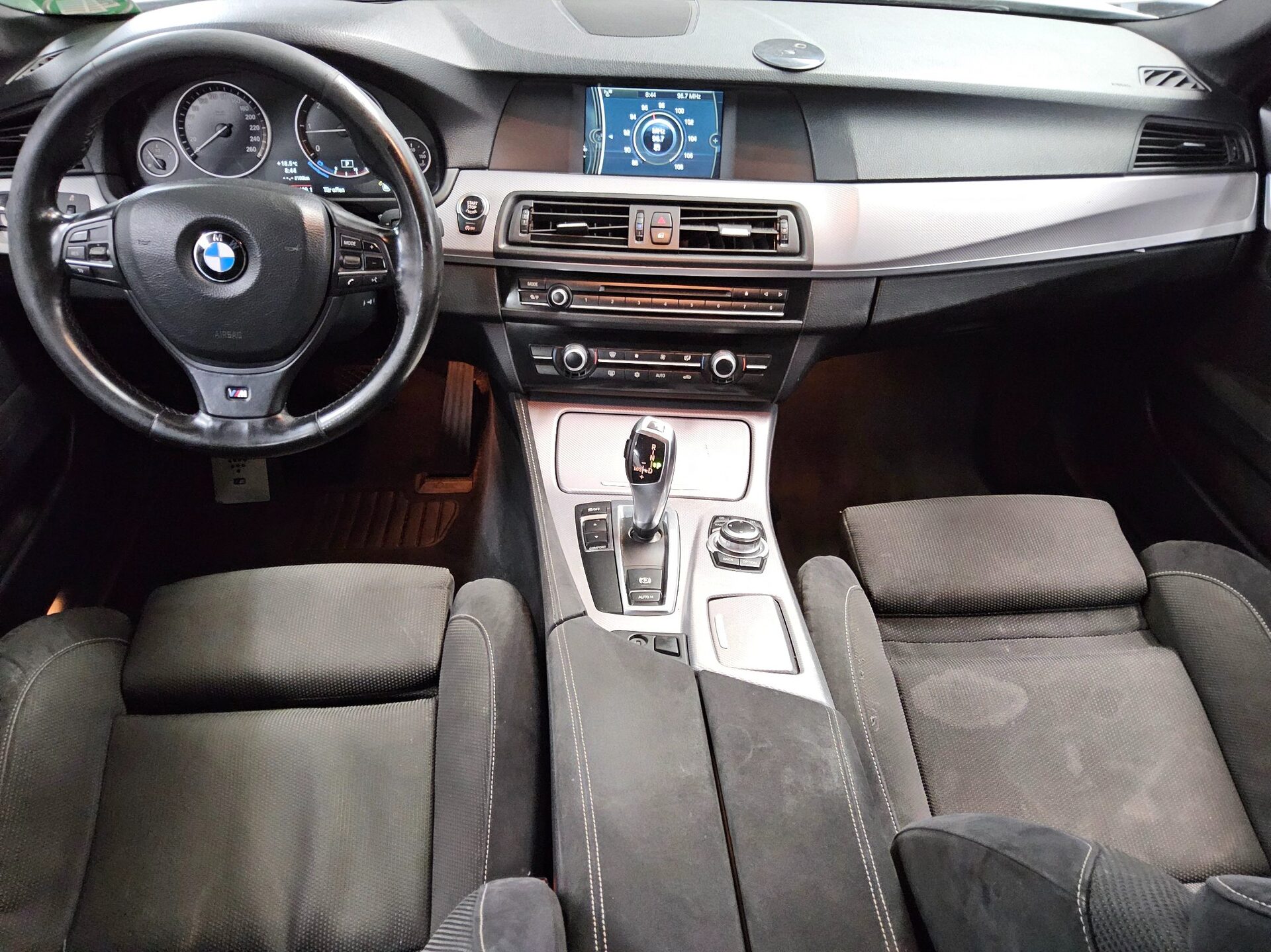 BMW 520dA Touring M-Sport Xenon HiFi AHK HU 03/28 5