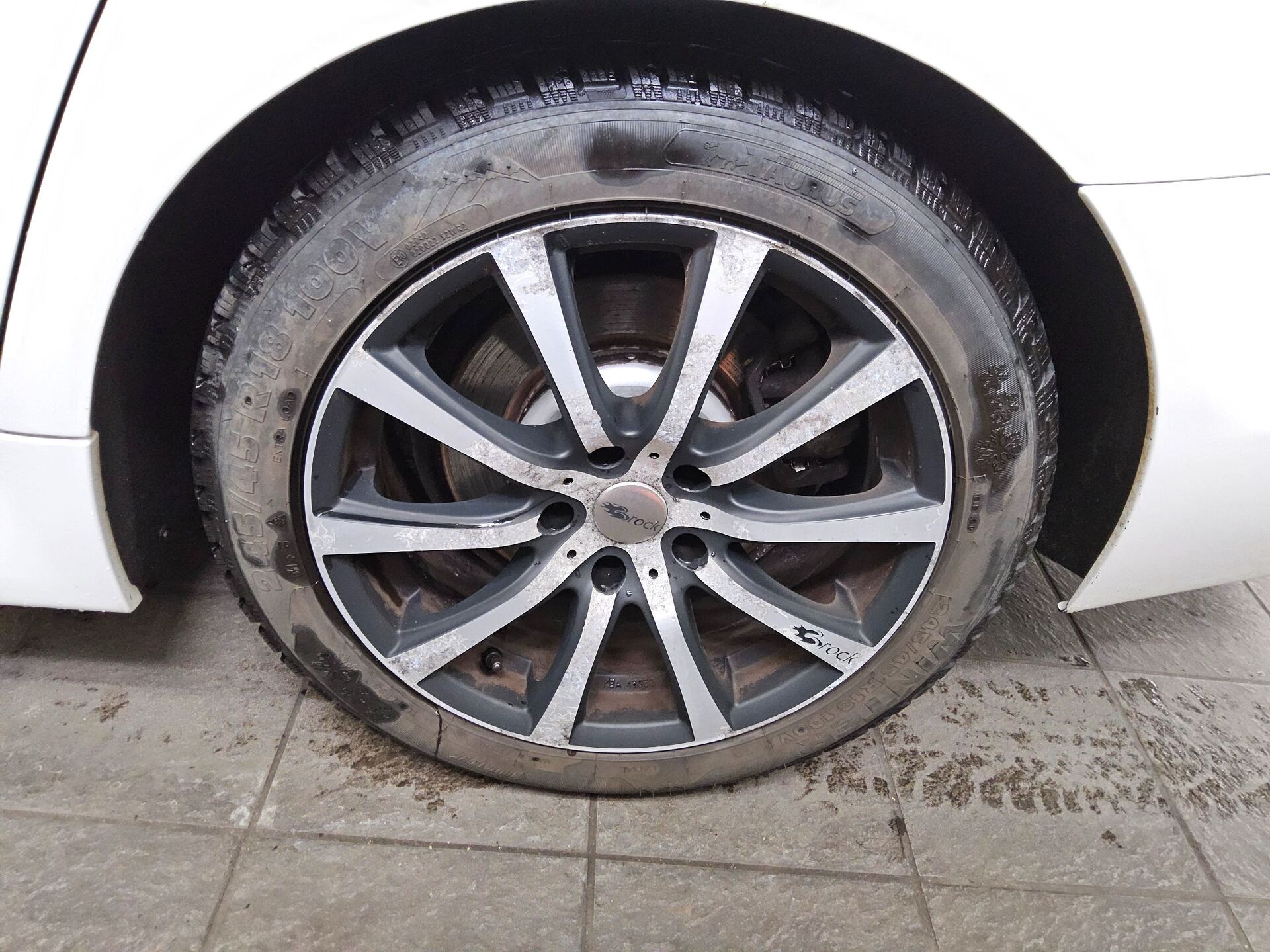 BMW 520dA Touring M-Sport Xenon HiFi AHK HU 03/28 10